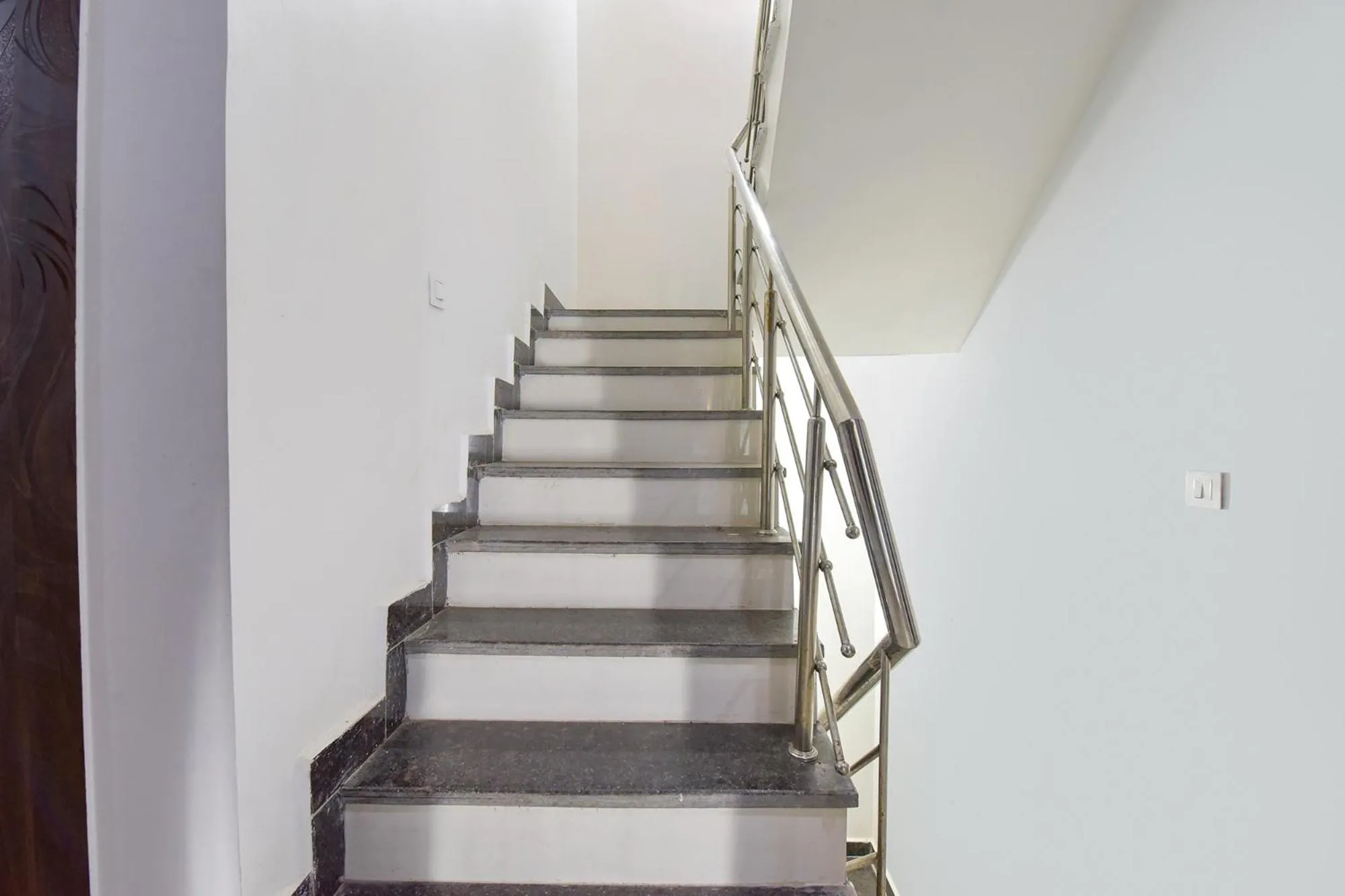 Lobby or reception in FabHotel Hari Residency