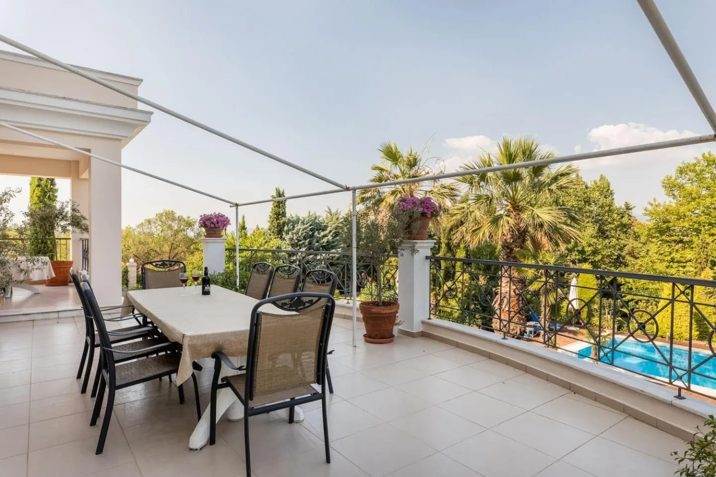 Balcony/Terrace in Villa Elena