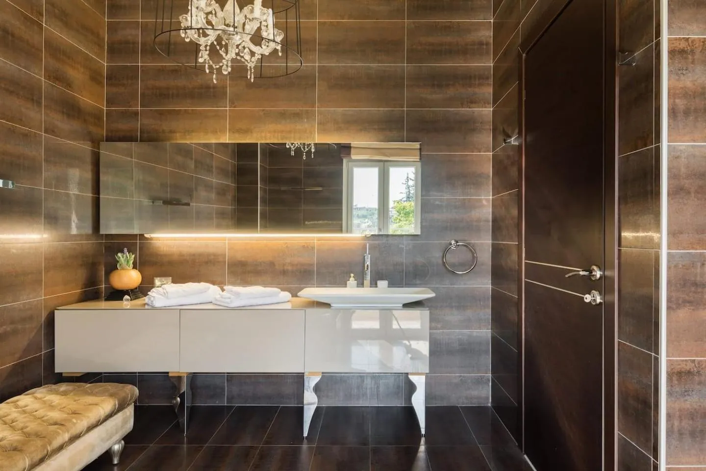 Bathroom, Bed in Villa Elena