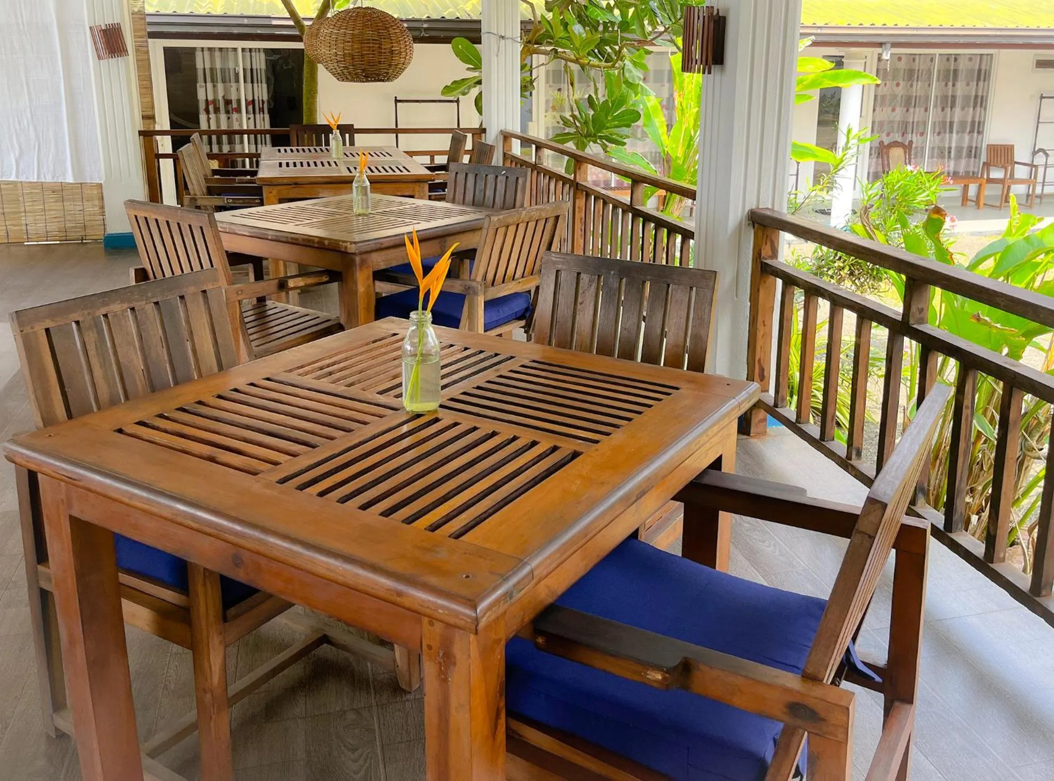 Restaurant/places to eat in Pearl Island Beach Hotel