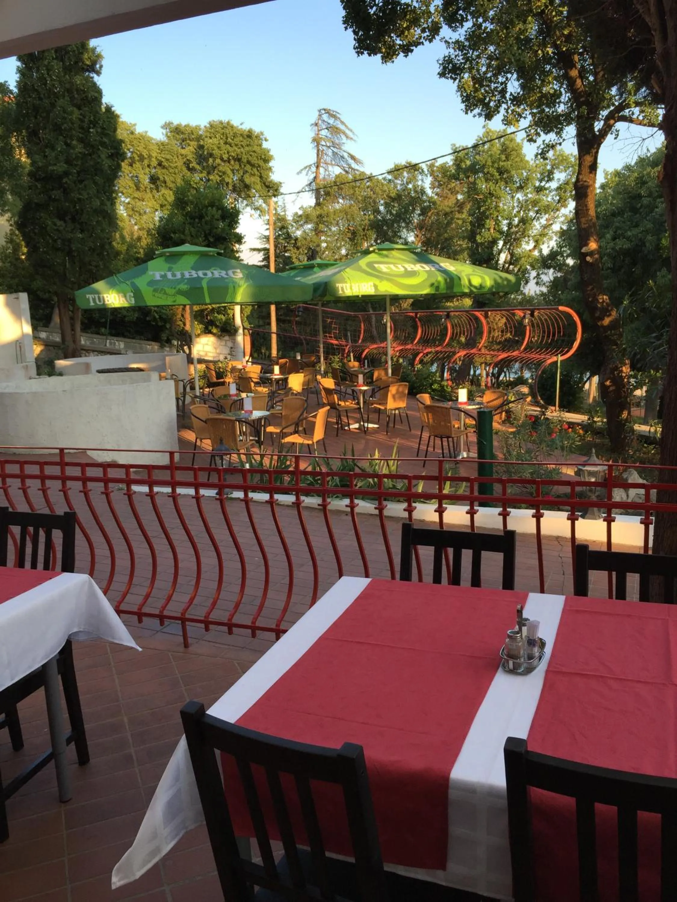 Restaurant/places to eat in Pansion Ruža