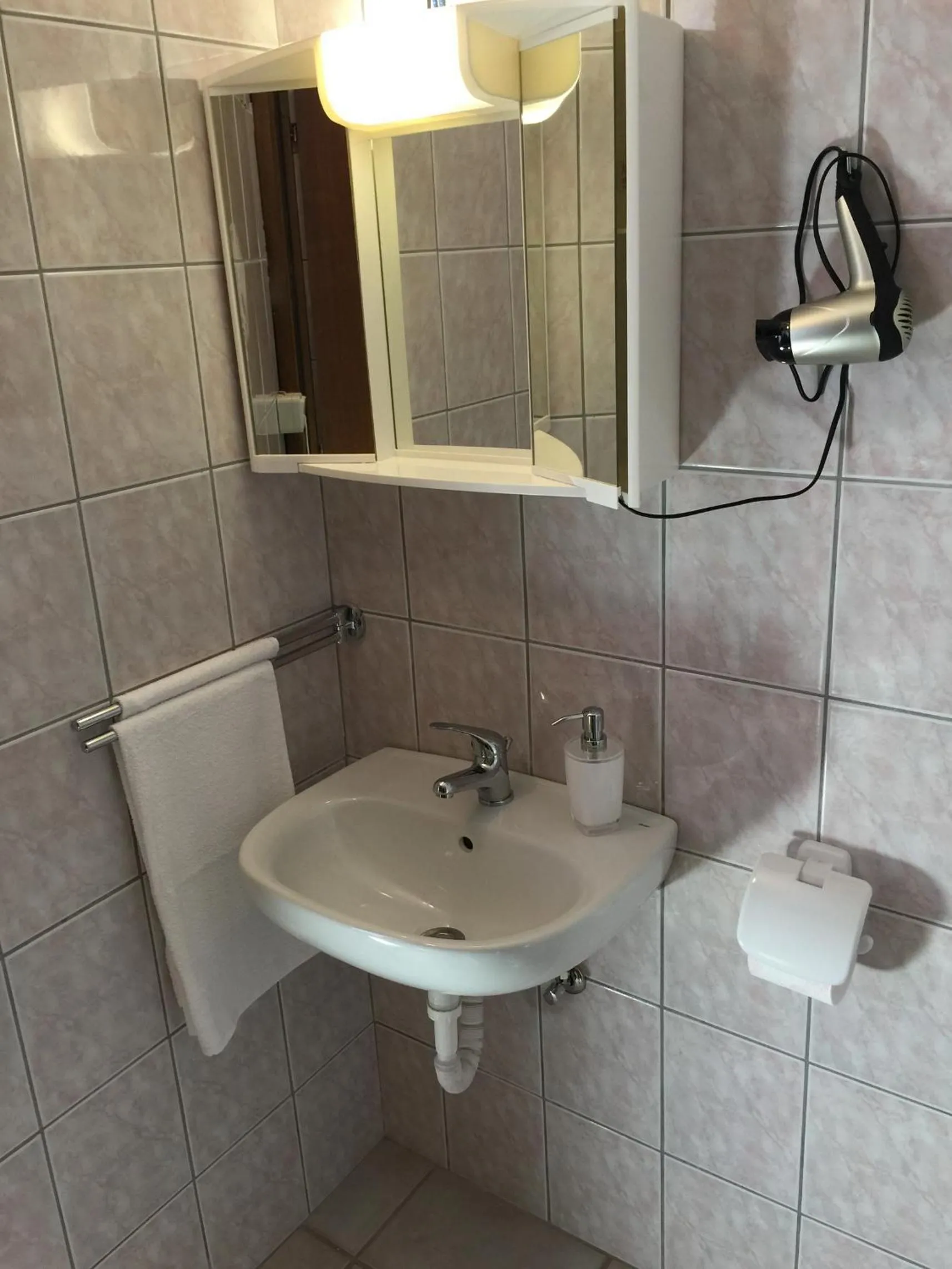 Shower in Pansion Ruža