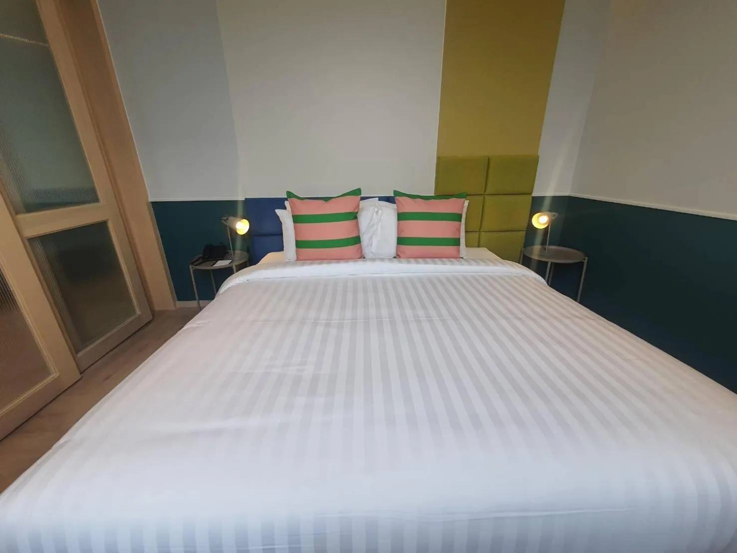 Bedroom, Bed in The Quarter Ramkhamhaeng by UHG