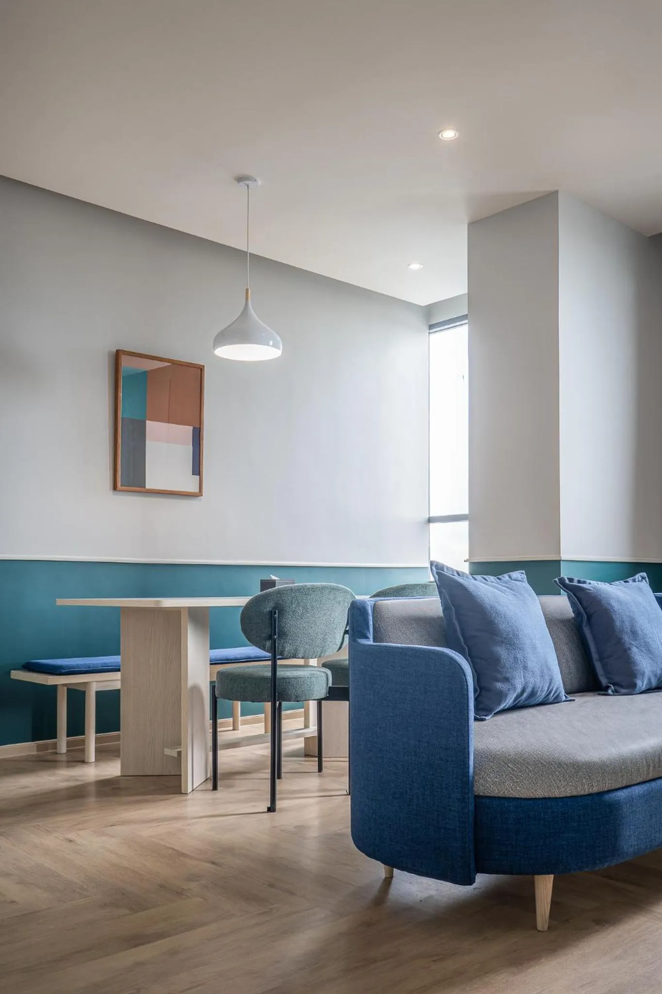 Dining area in The Quarter Ramkhamhaeng by UHG