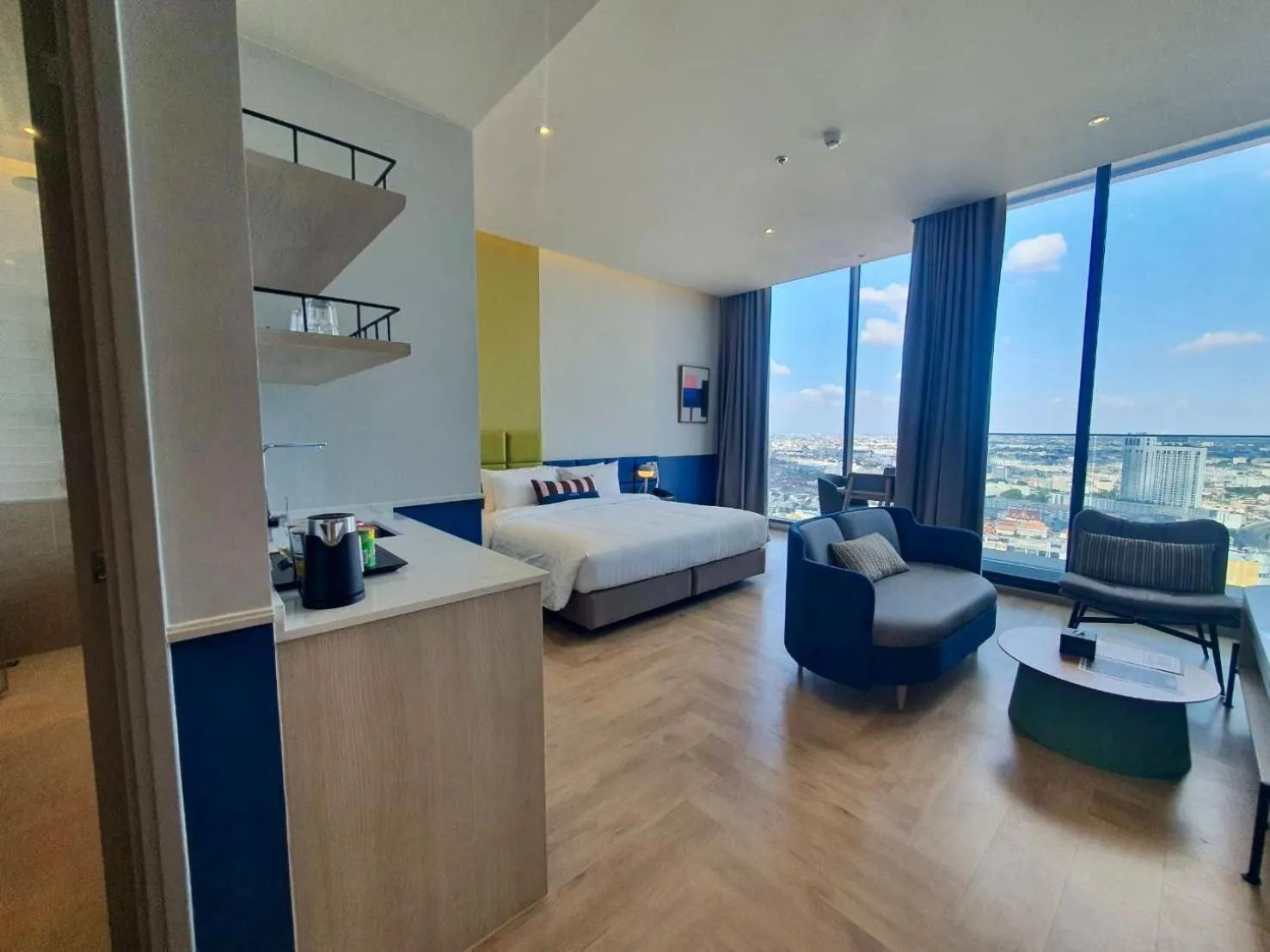 Bedroom, Bed in The Quarter Ramkhamhaeng by UHG