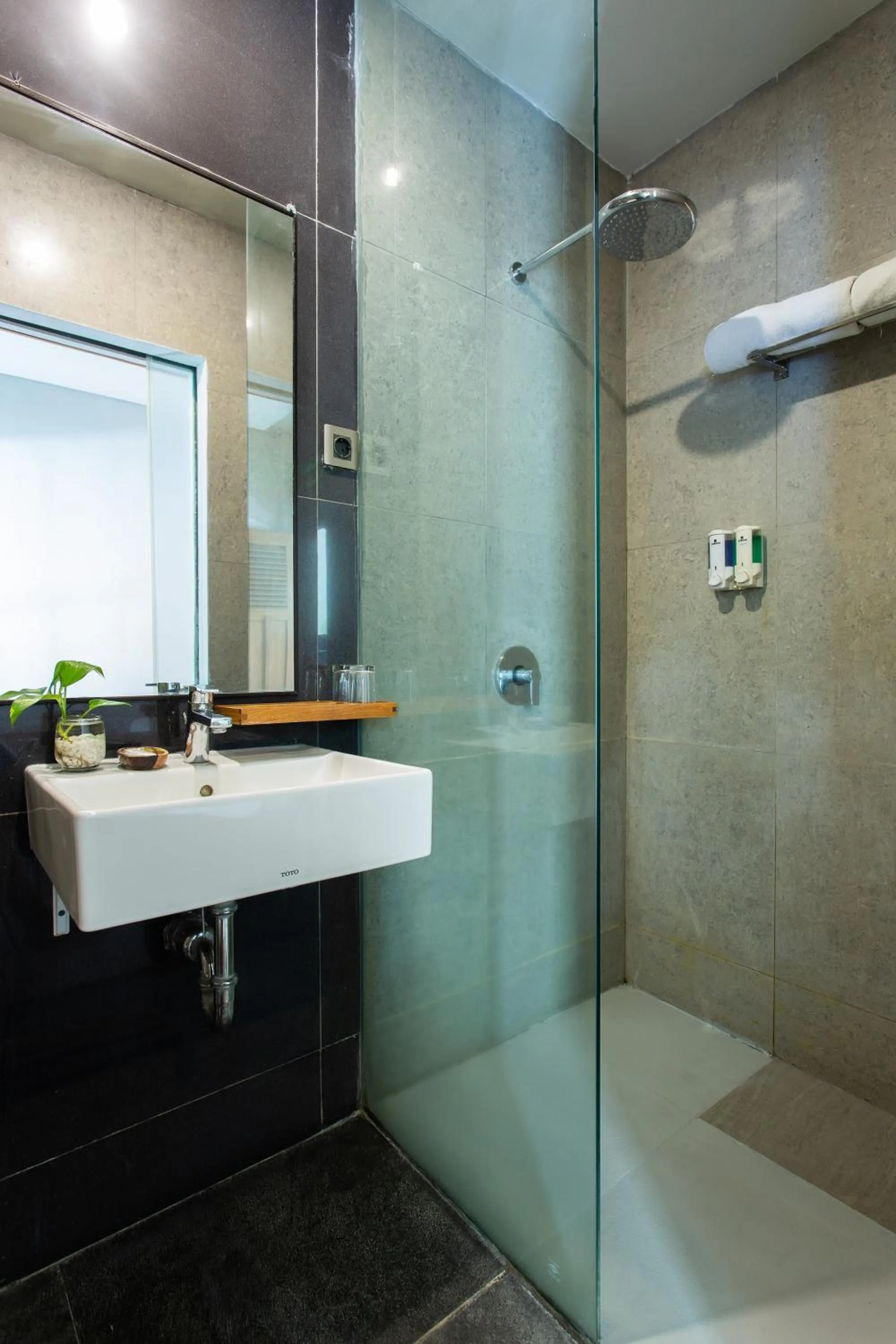 Shower in Hotel Blambangan