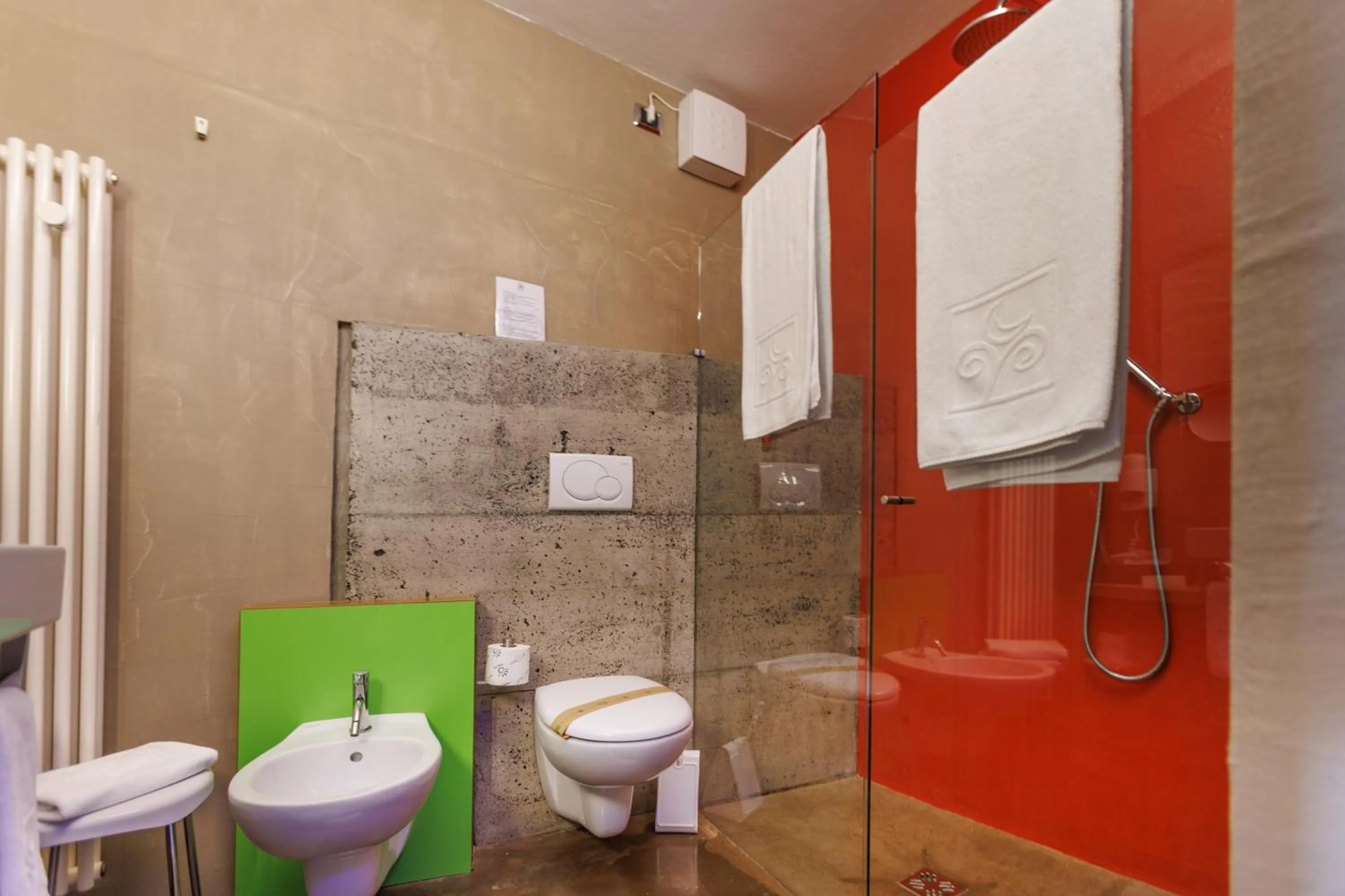 Shower in Ambienthotel PrimaLuna 3S