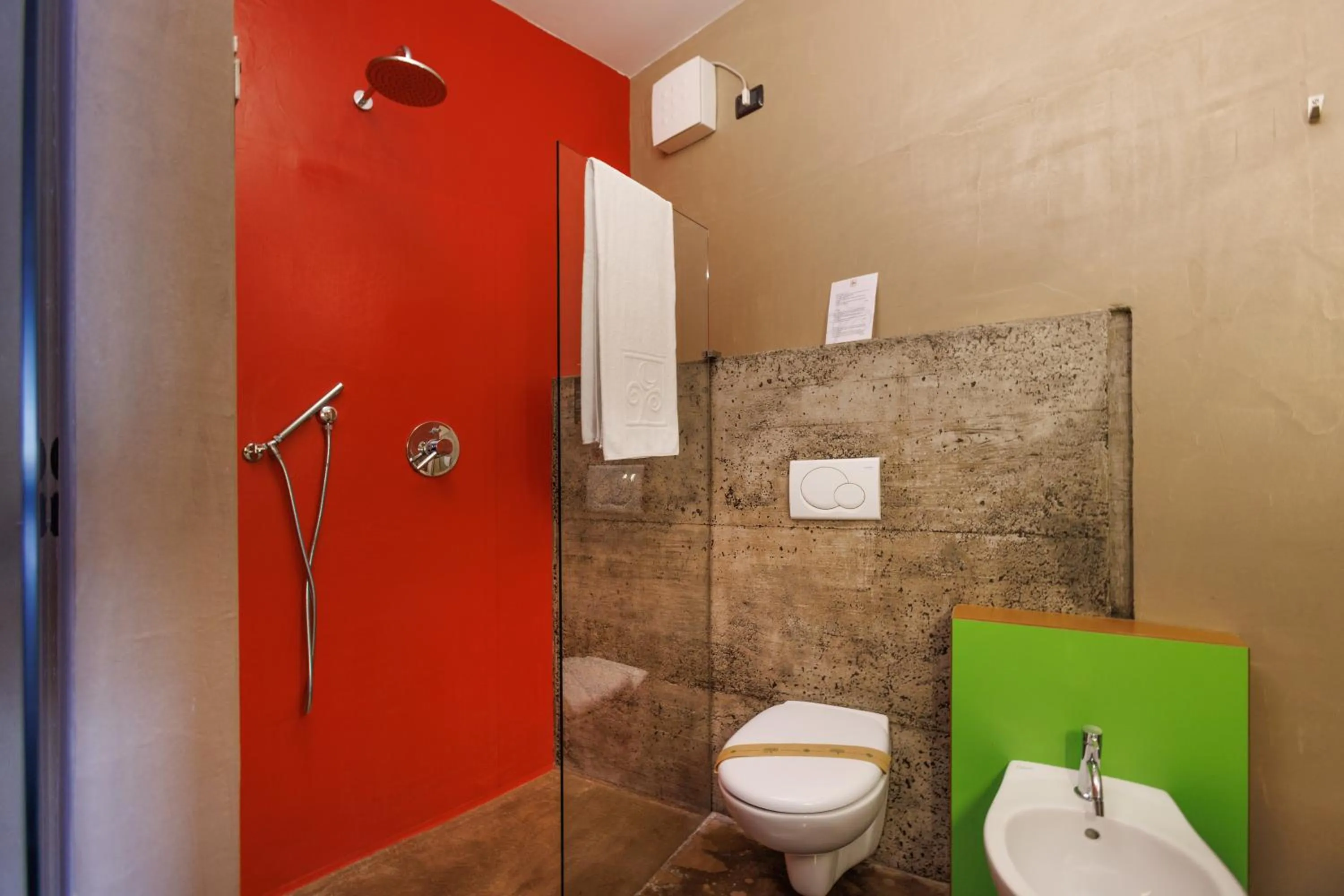 Shower in Ambienthotel PrimaLuna 3S