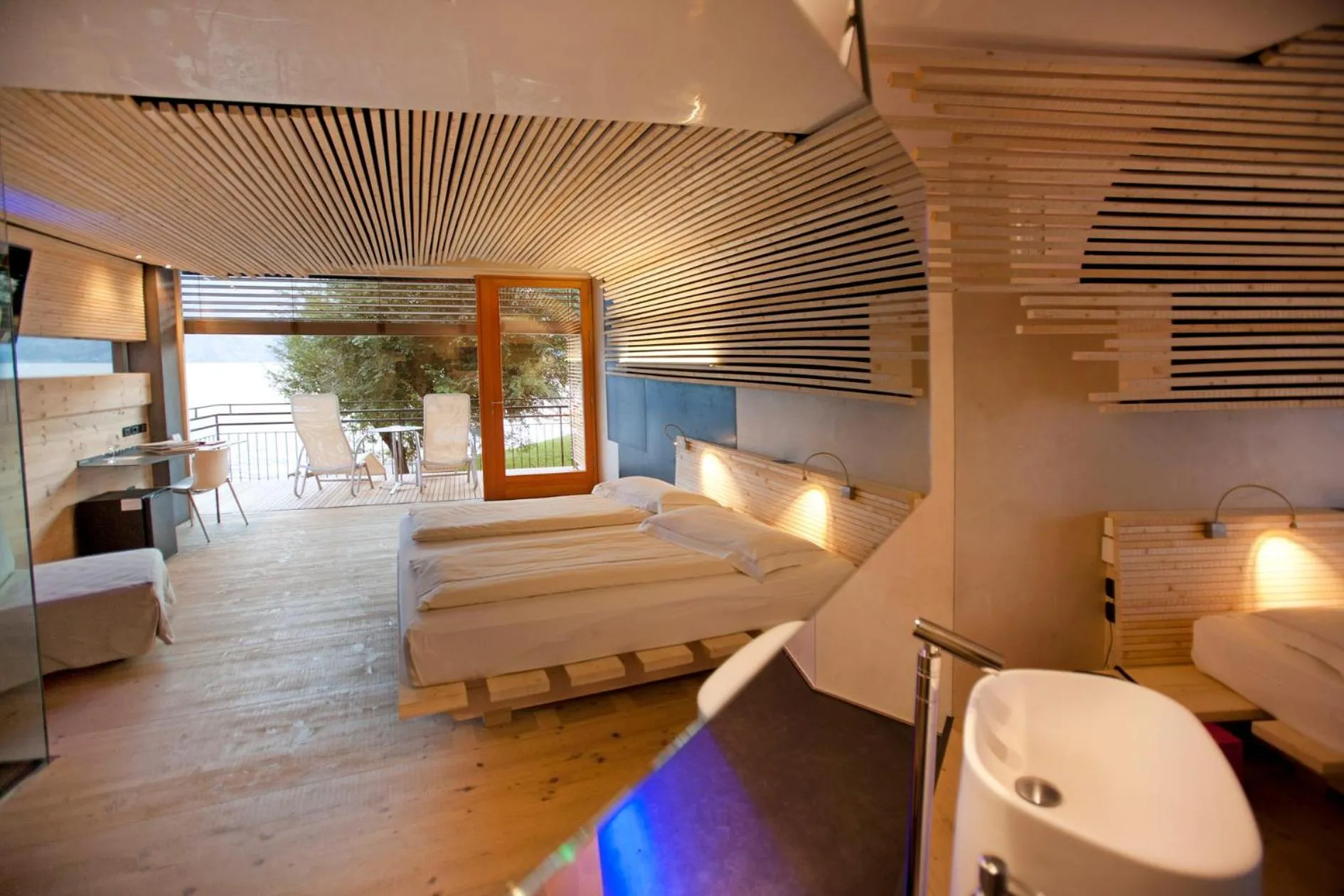 Photo of the whole room, Bed in Ambienthotel PrimaLuna 3S