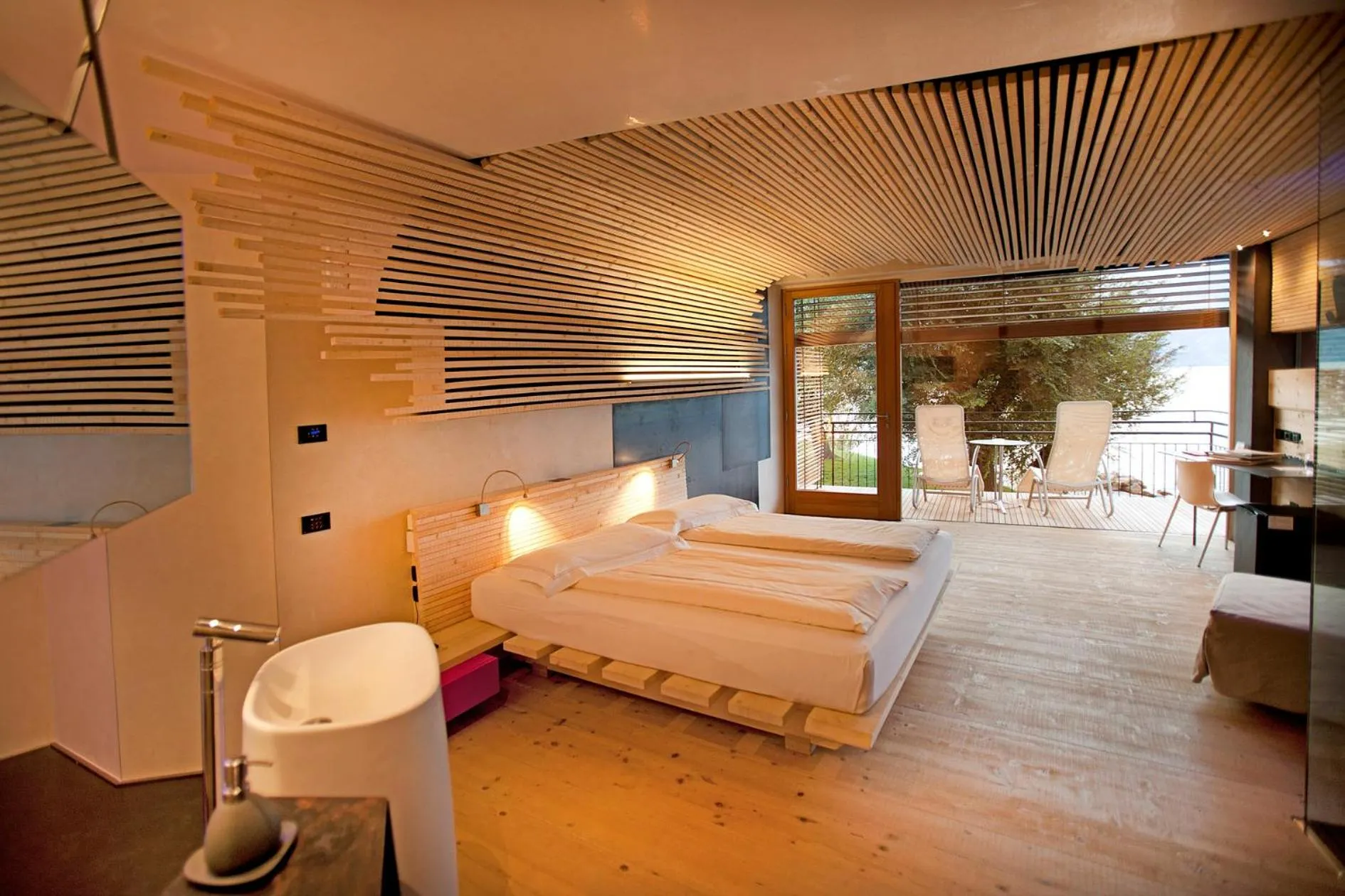 Photo of the whole room, Bed in Ambienthotel PrimaLuna 3S