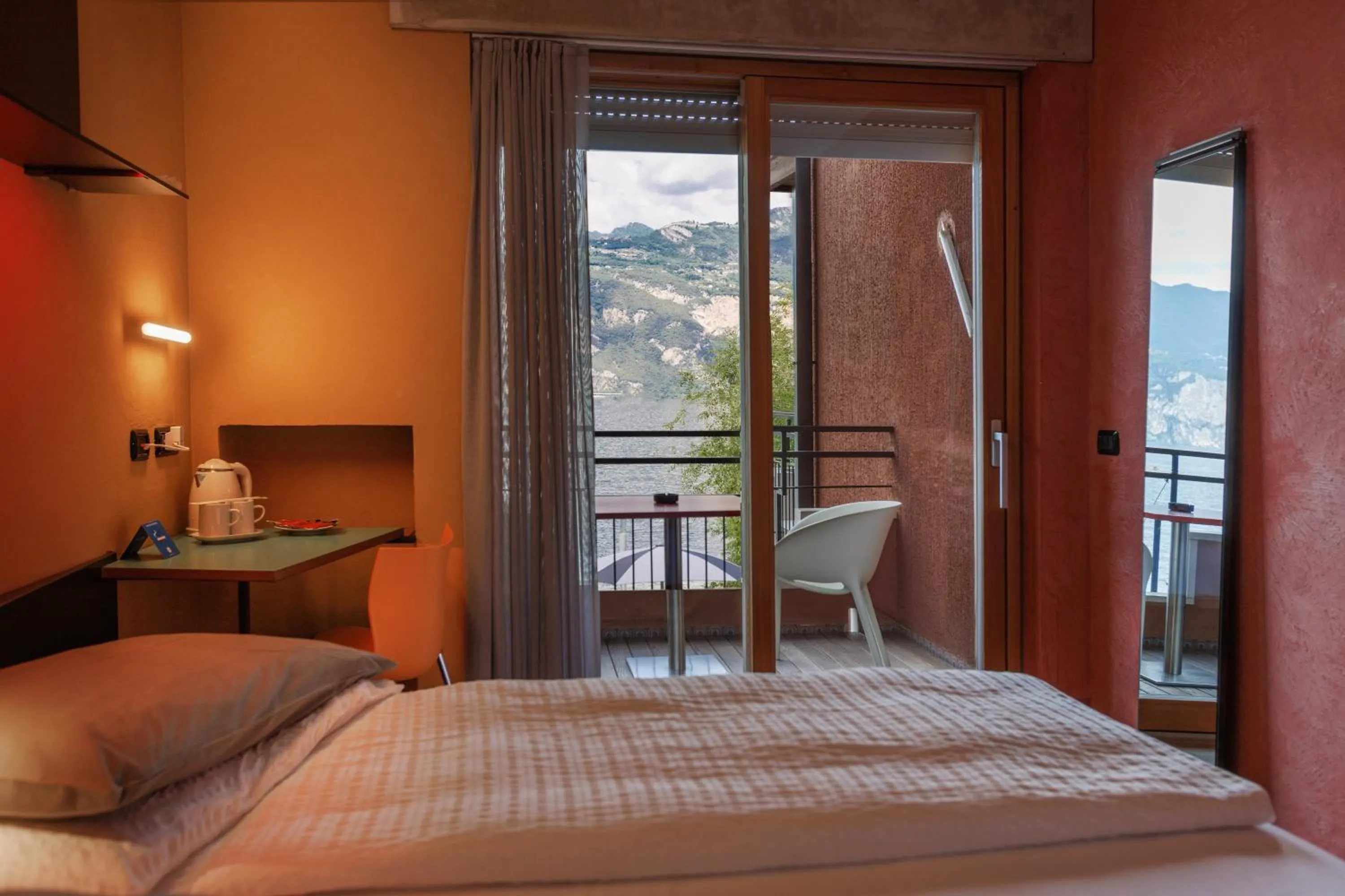 View (from property/room), Bed in Ambienthotel PrimaLuna 3S