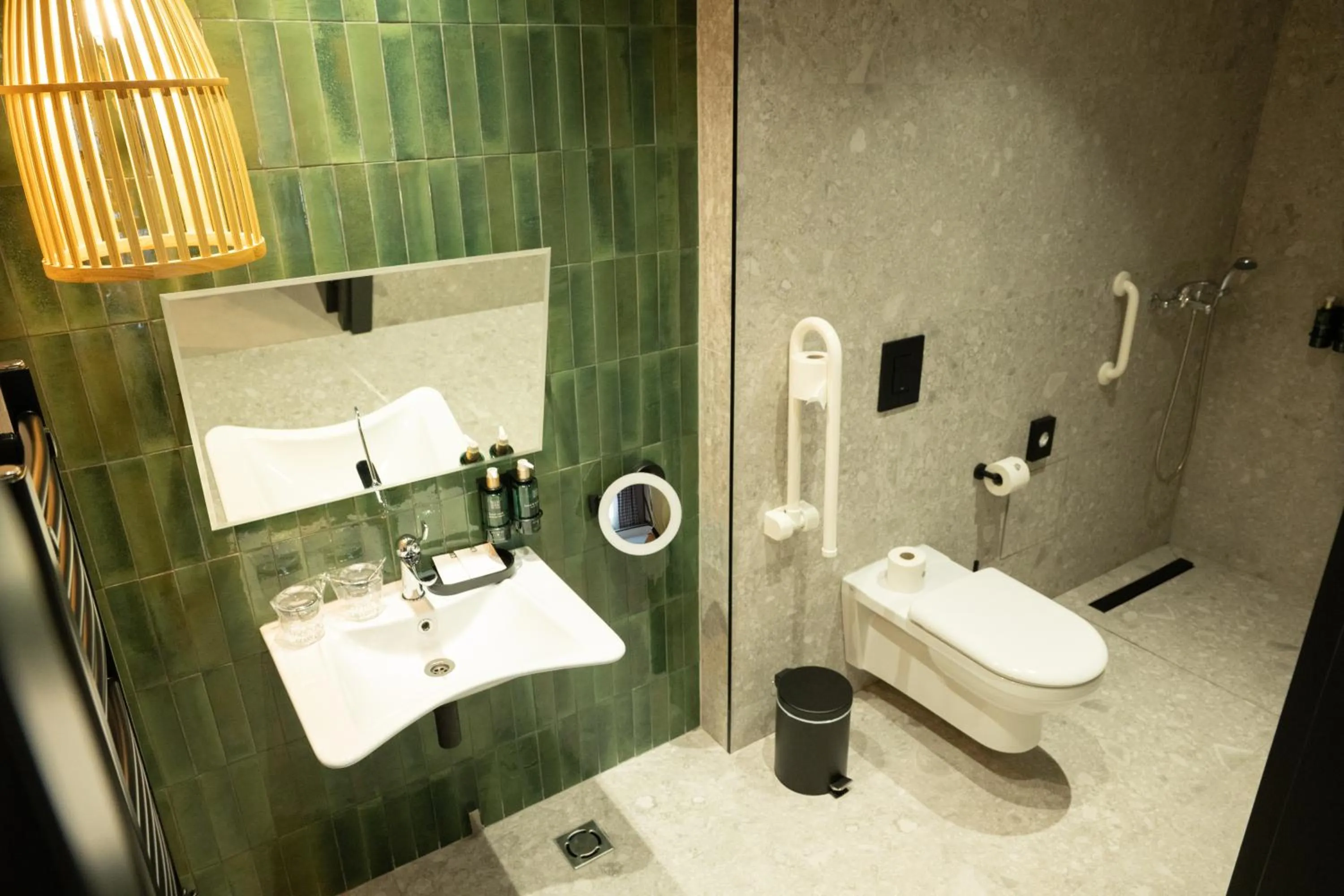 Shower in Wulfenia Hotel & Spa