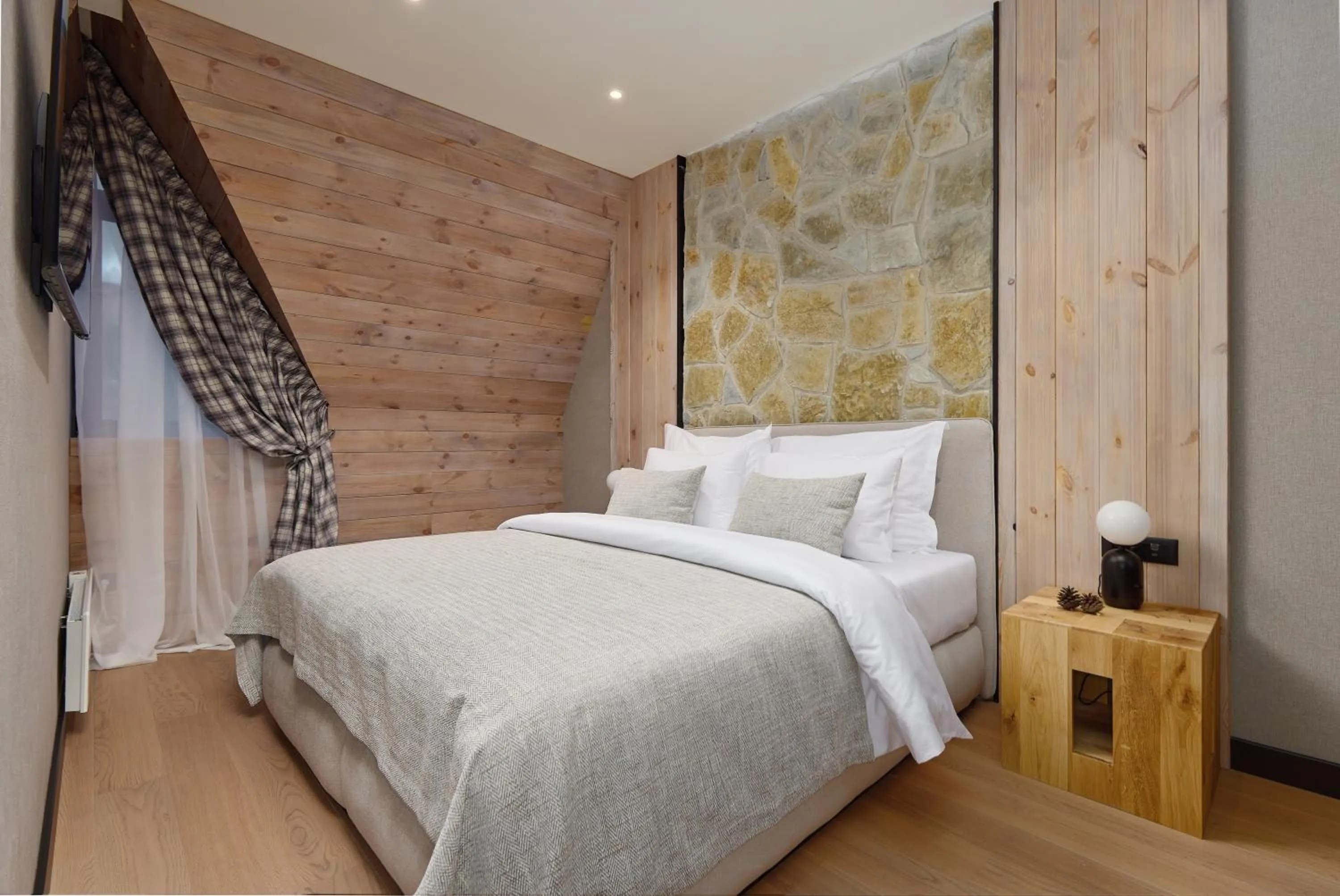 Bed in Wulfenia Hotel & Spa