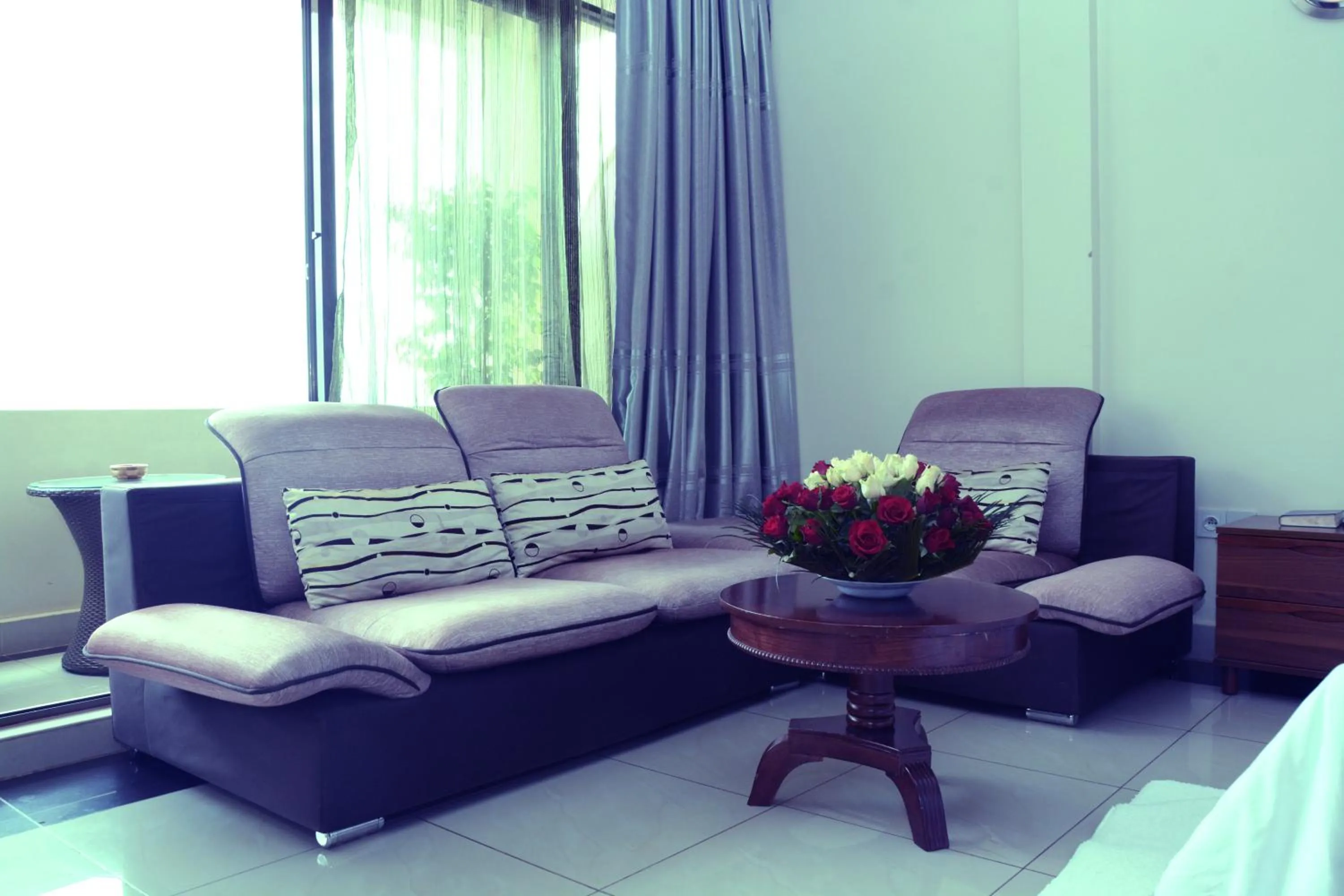 Living room in Five to Five Hotel