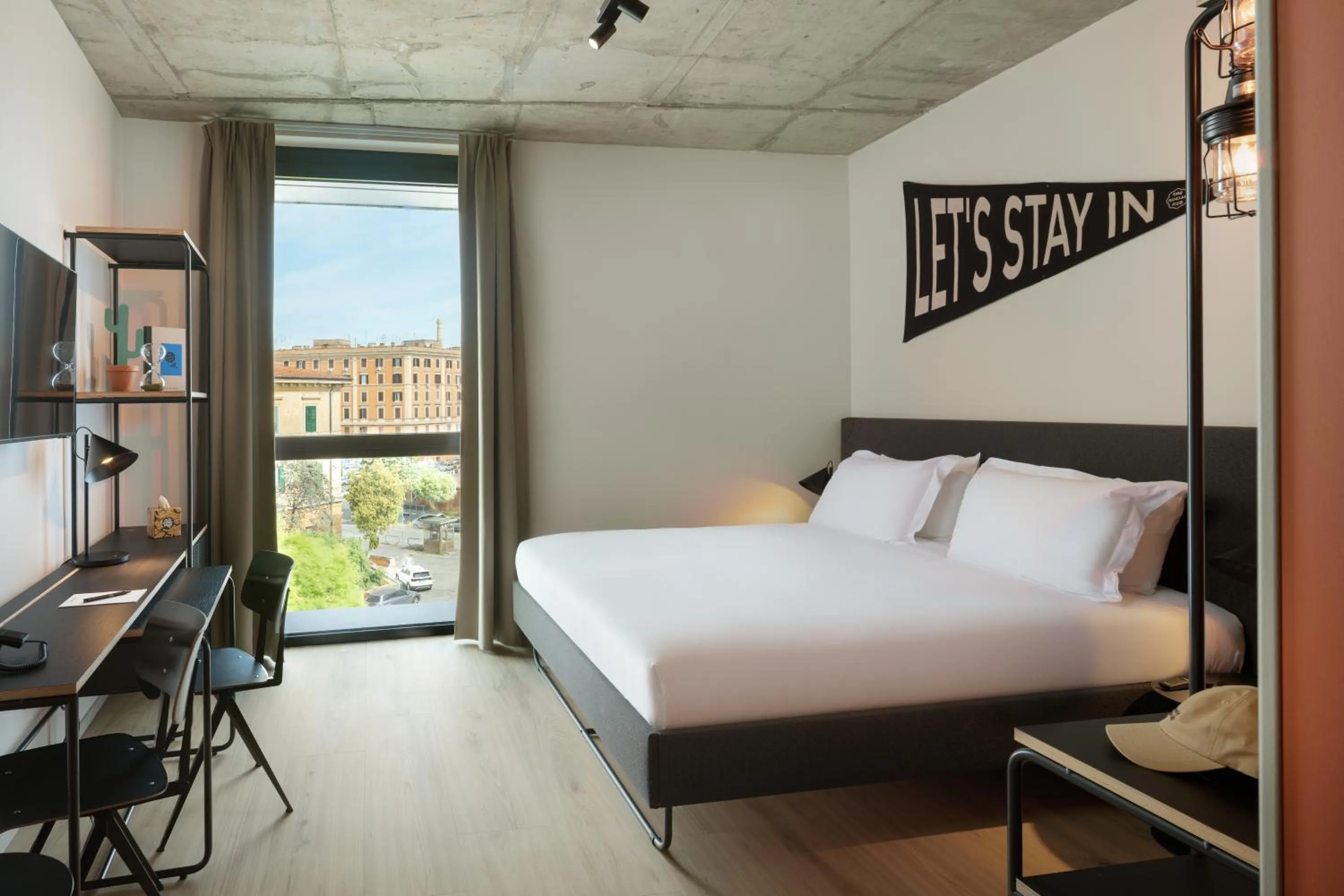 Bedroom, Bed in The Social Hub Rome