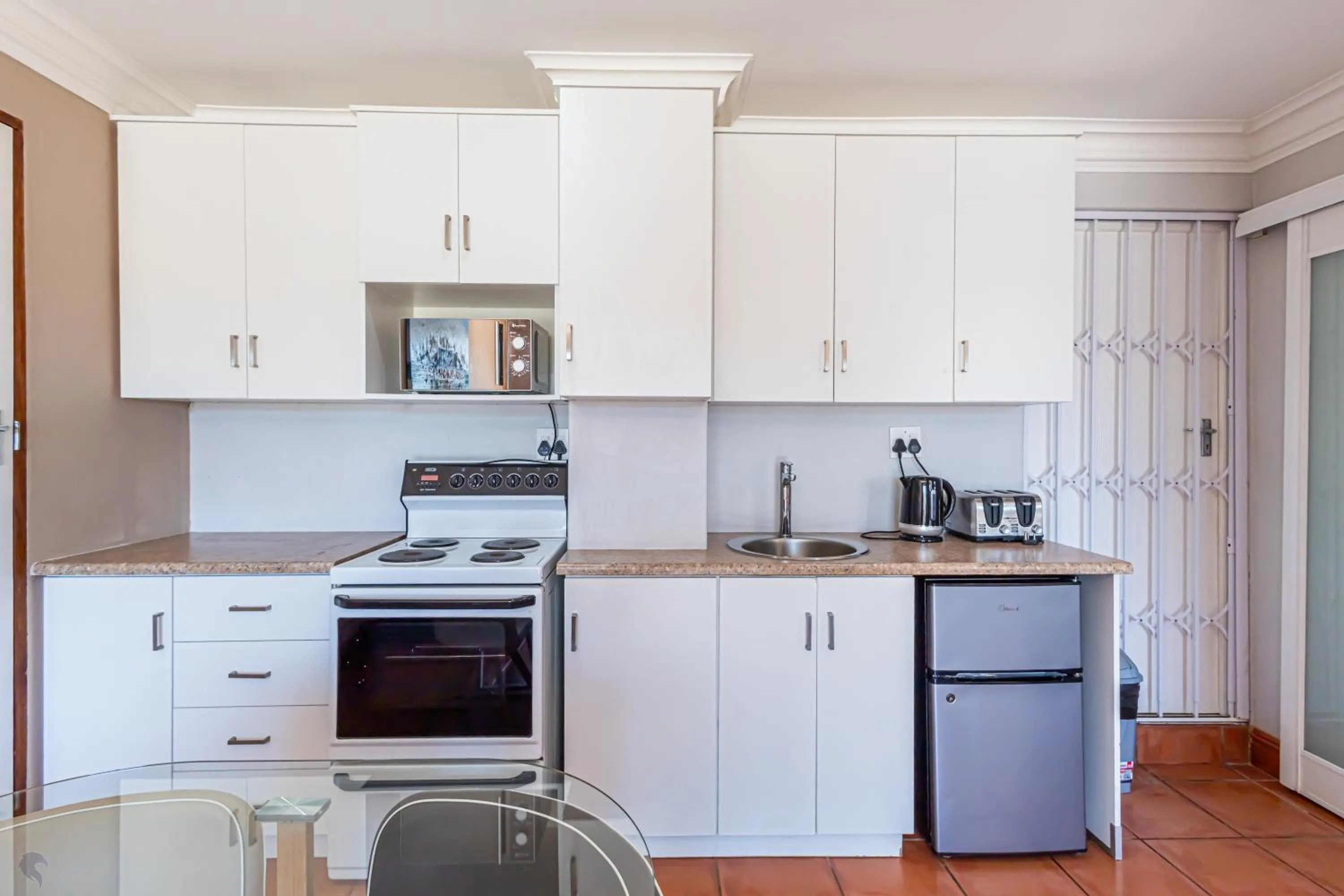 oven in Holiday Guest House Langebaan