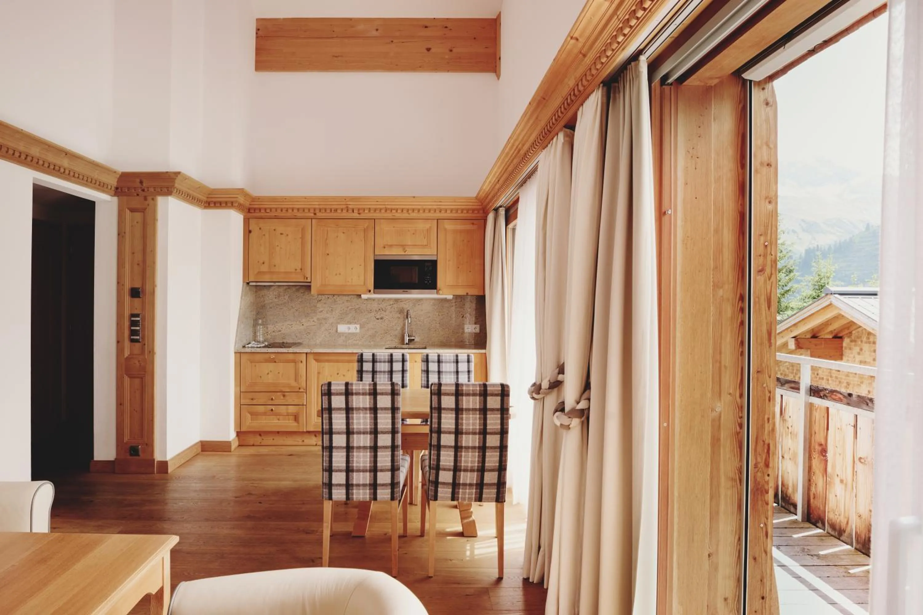 Kitchen or kitchenette in Burg Hotel Oberlech