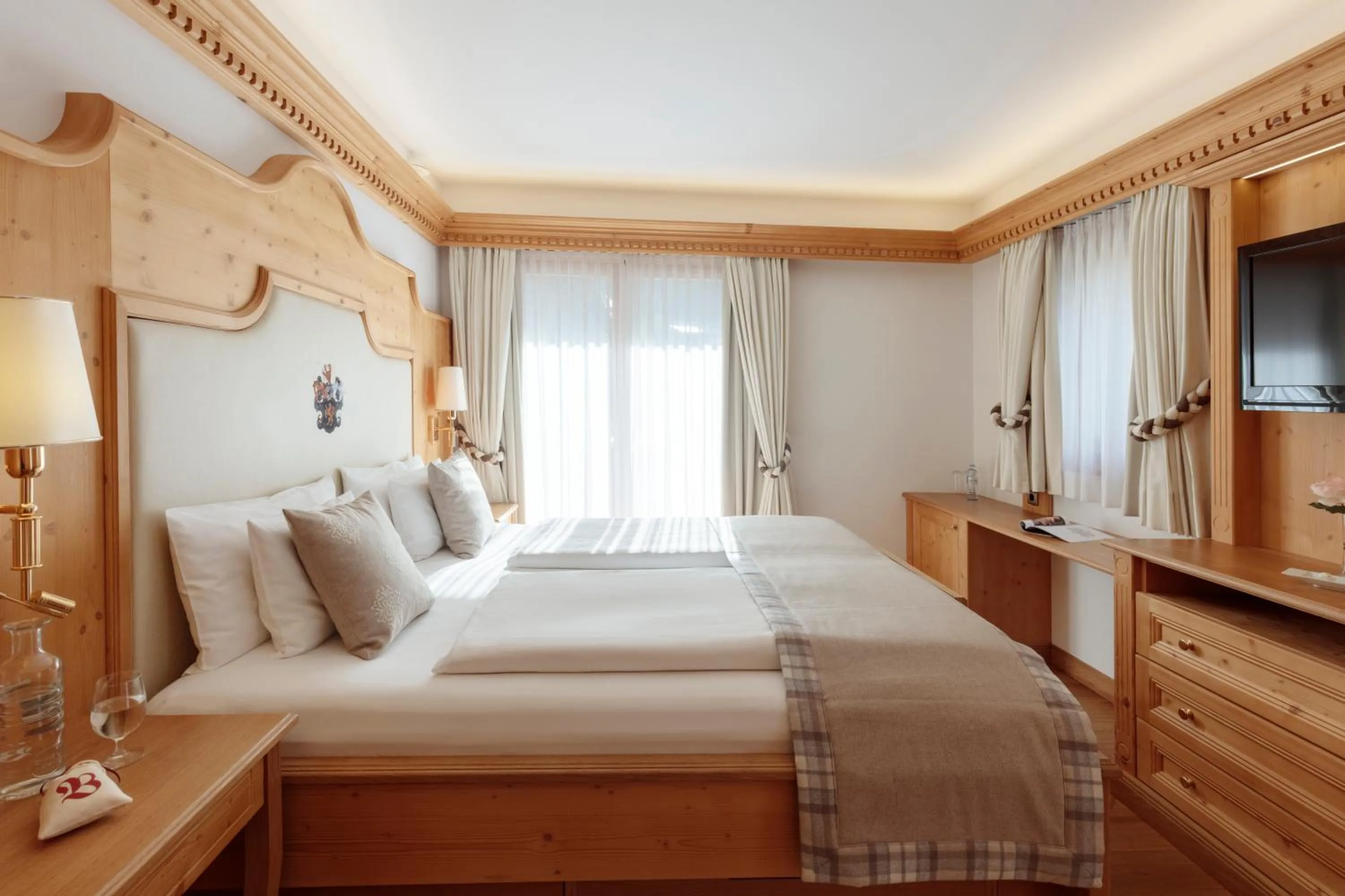 Bedroom, Bed in Burg Hotel Oberlech