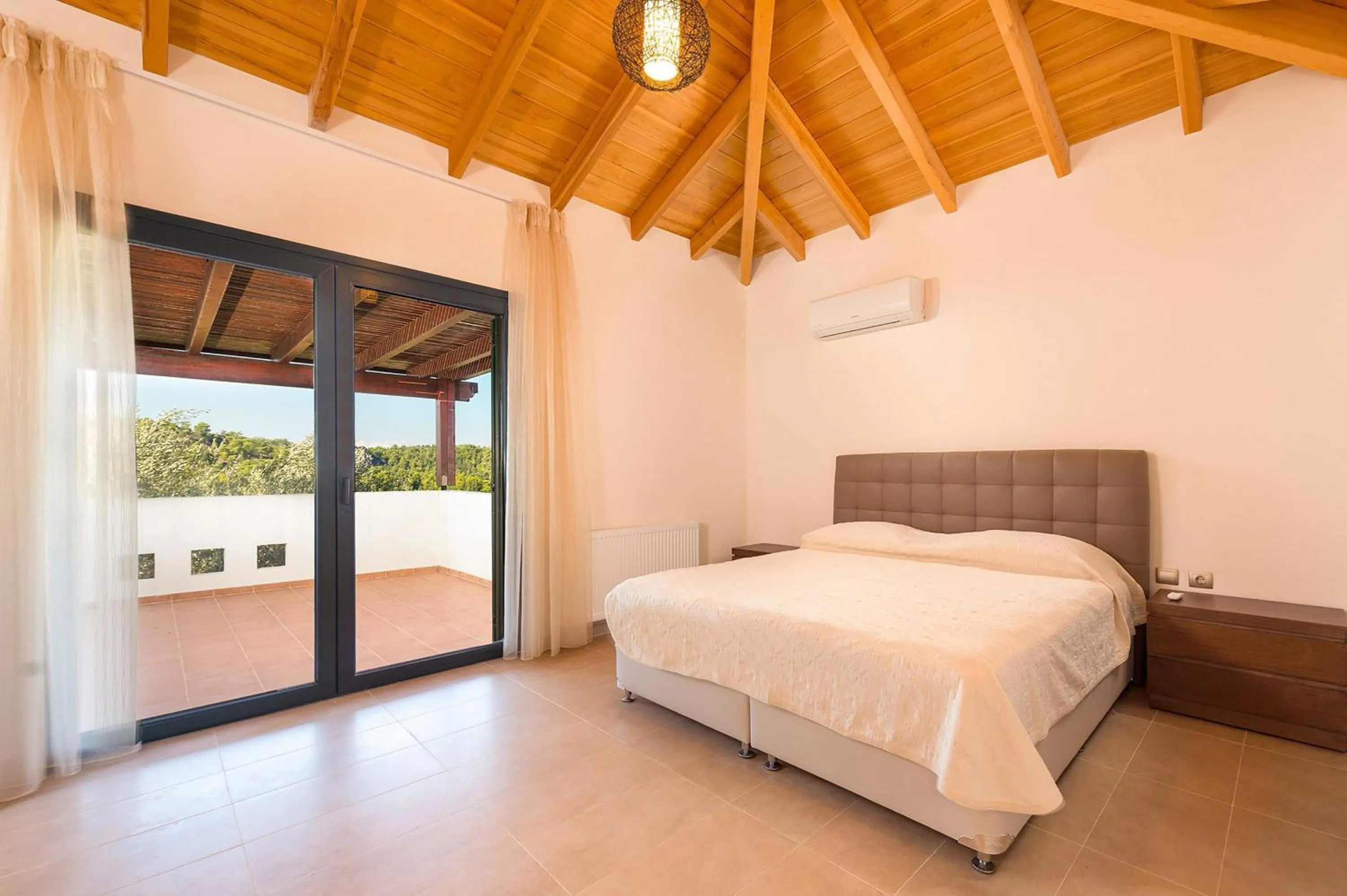 Bedroom, Bed in Seven Springs Villas