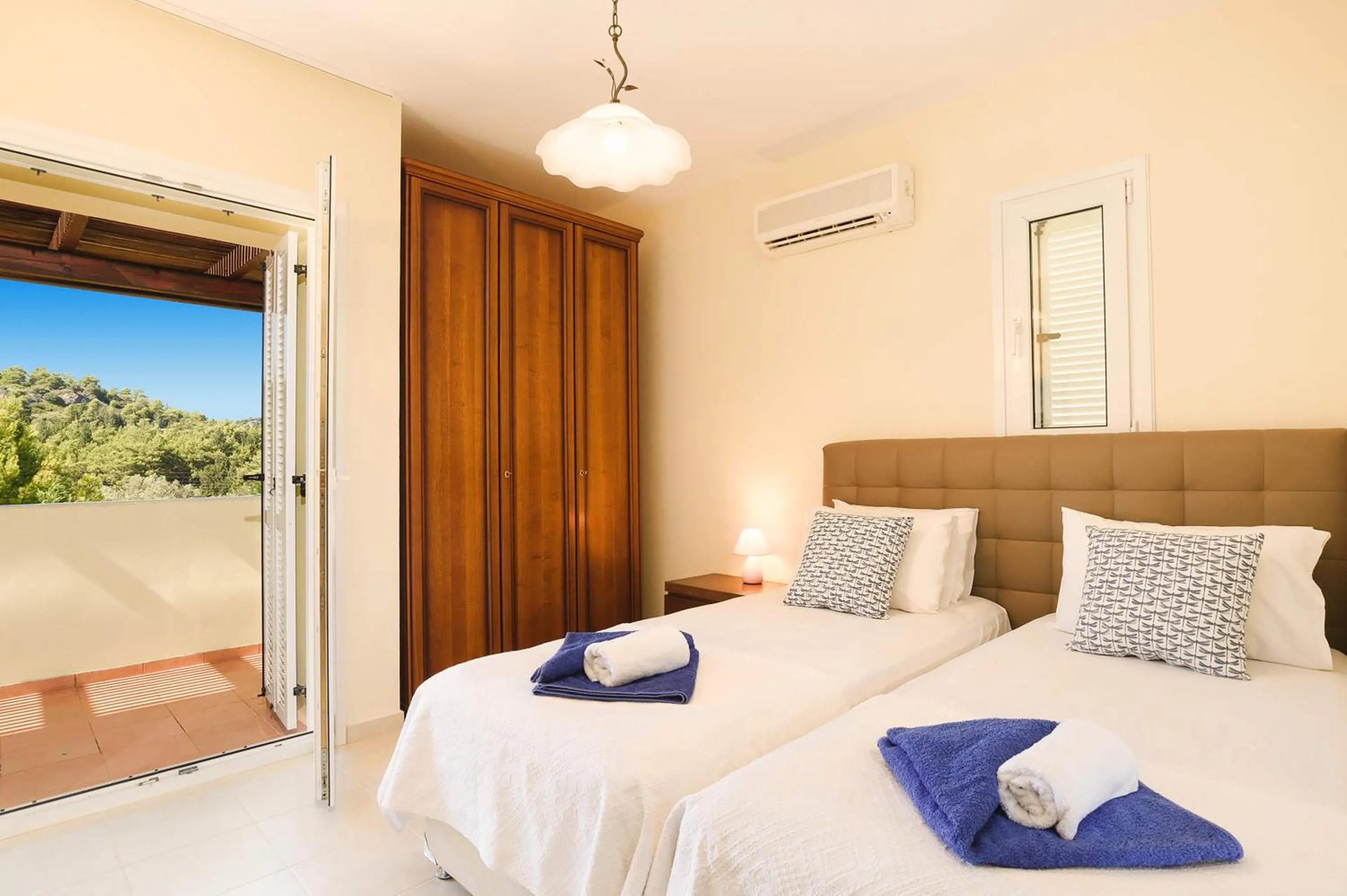 Bedroom, Bed in Seven Springs Villas