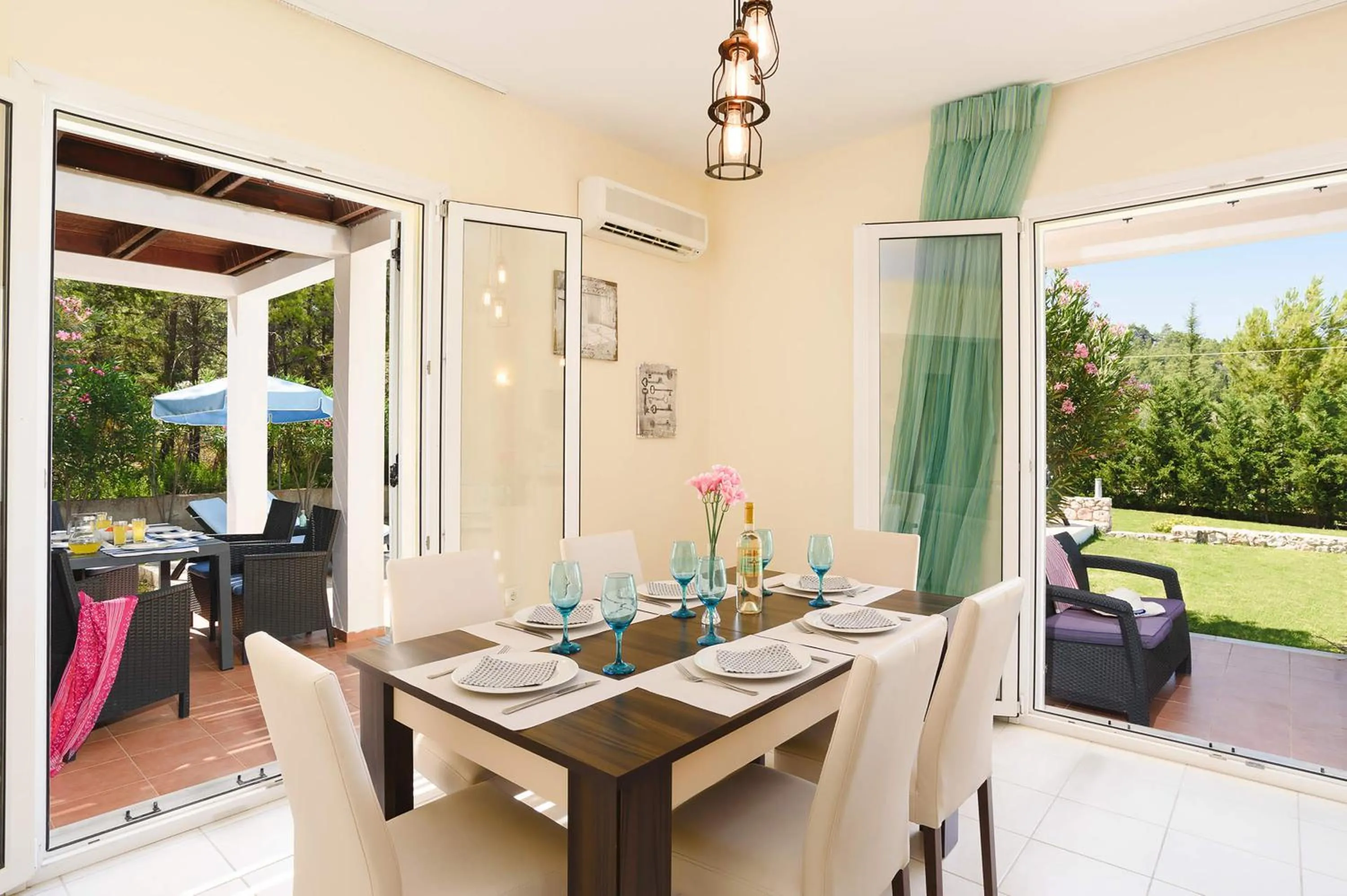Dining area in Seven Springs Villas