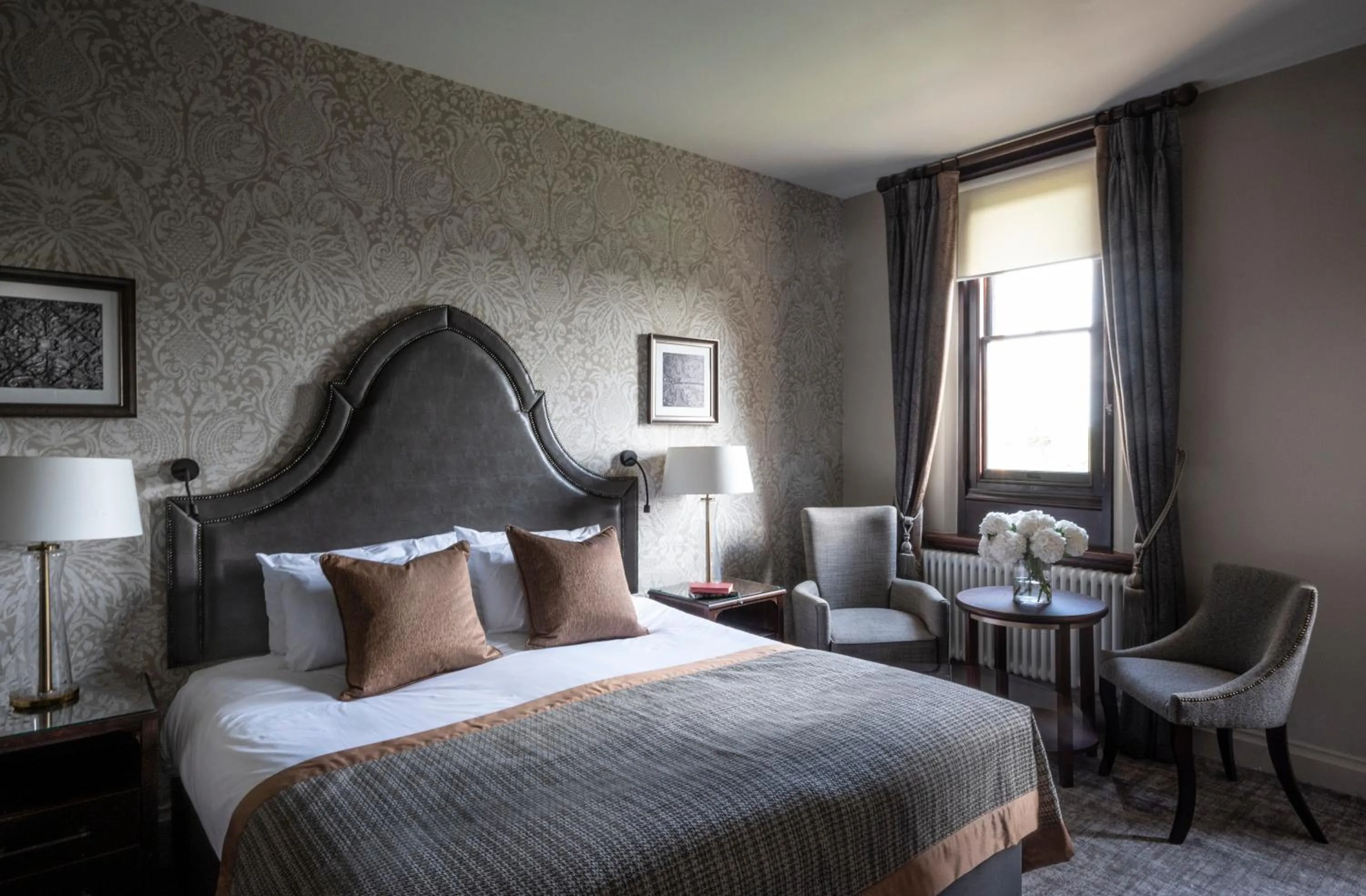 Bedroom, Bed in Stanbrook Abbey Hotel, Worcester