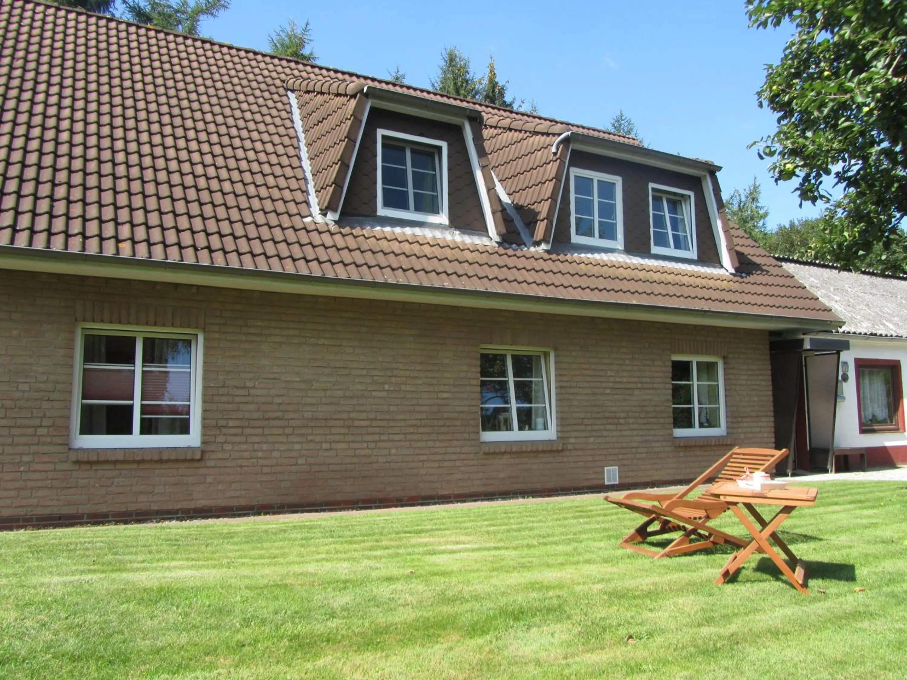 Property building in Ferienwohnung Holt