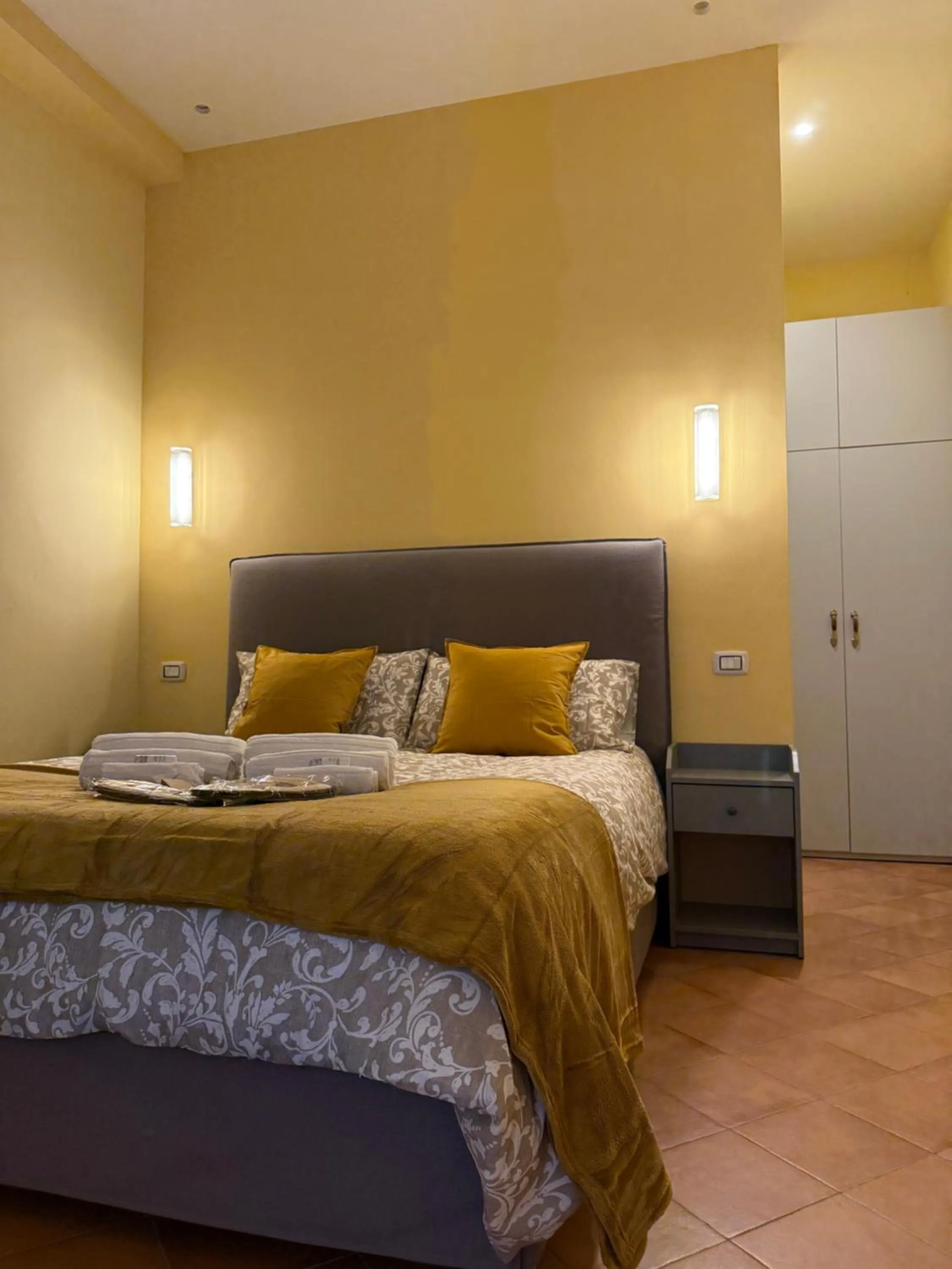 Photo of the whole room, Bed in Palazzo Dogana Room&Suite