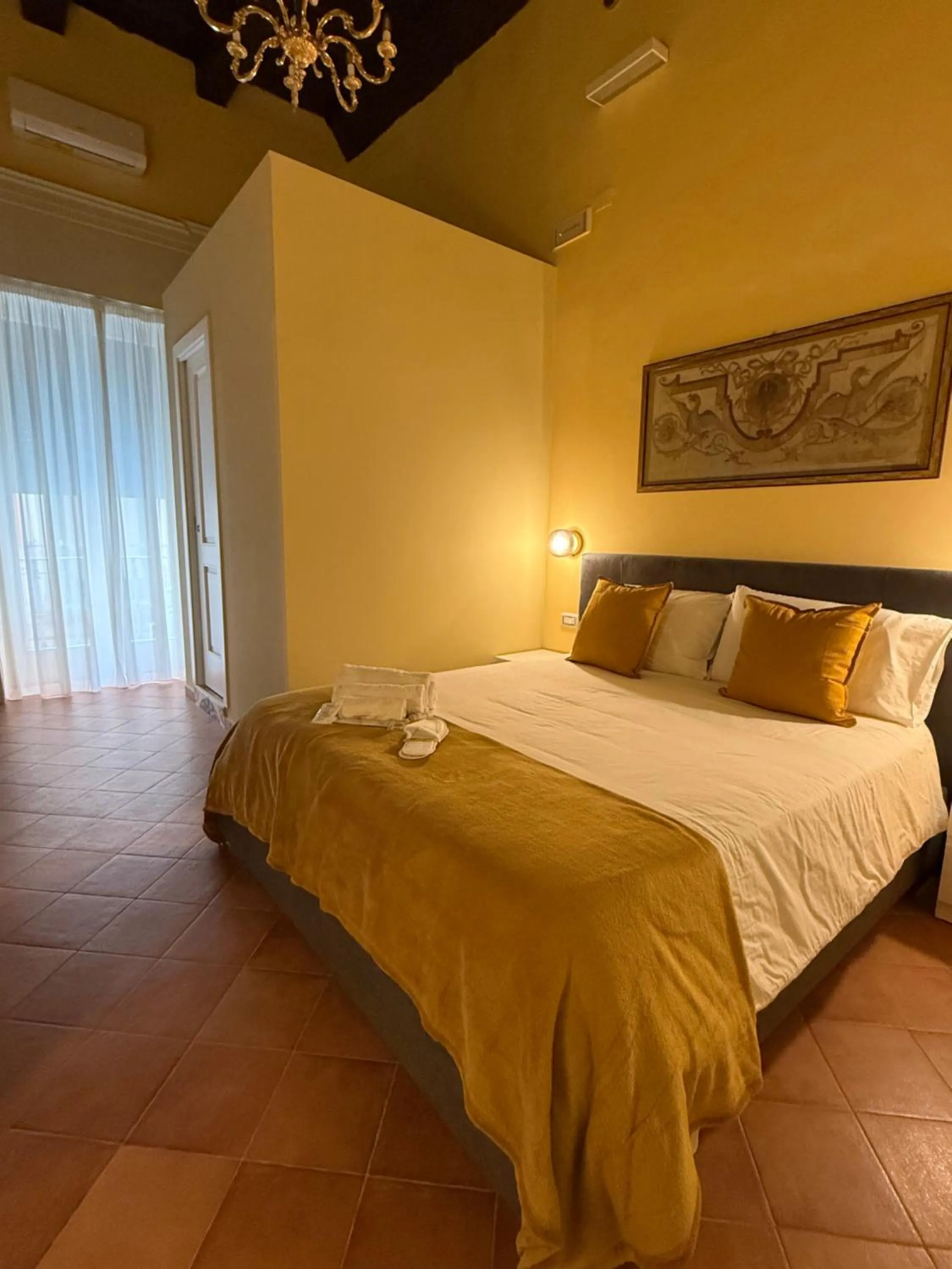 Photo of the whole room, Bed in Palazzo Dogana Room&Suite