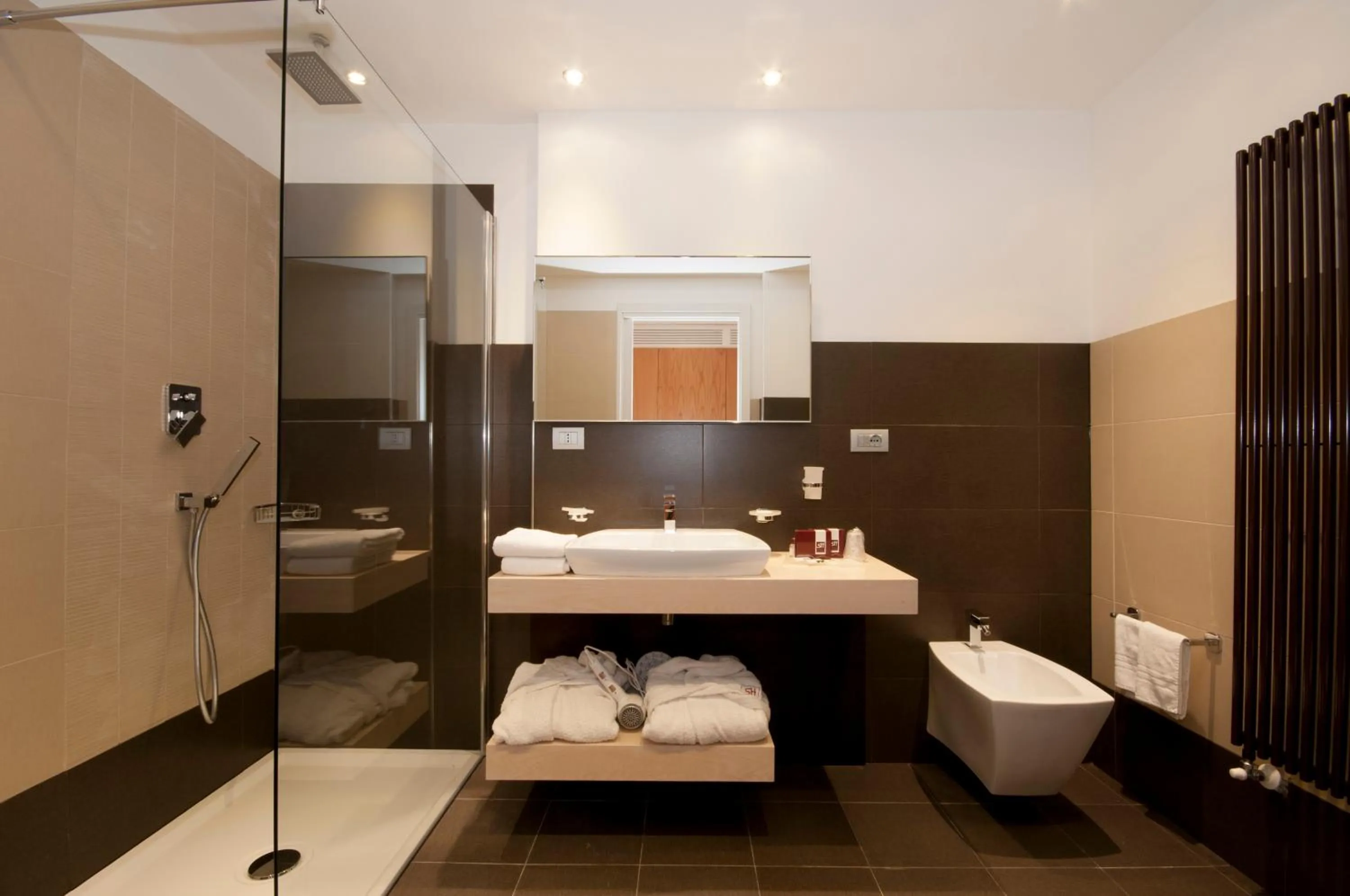 Shower in Eurocongressi Hotel