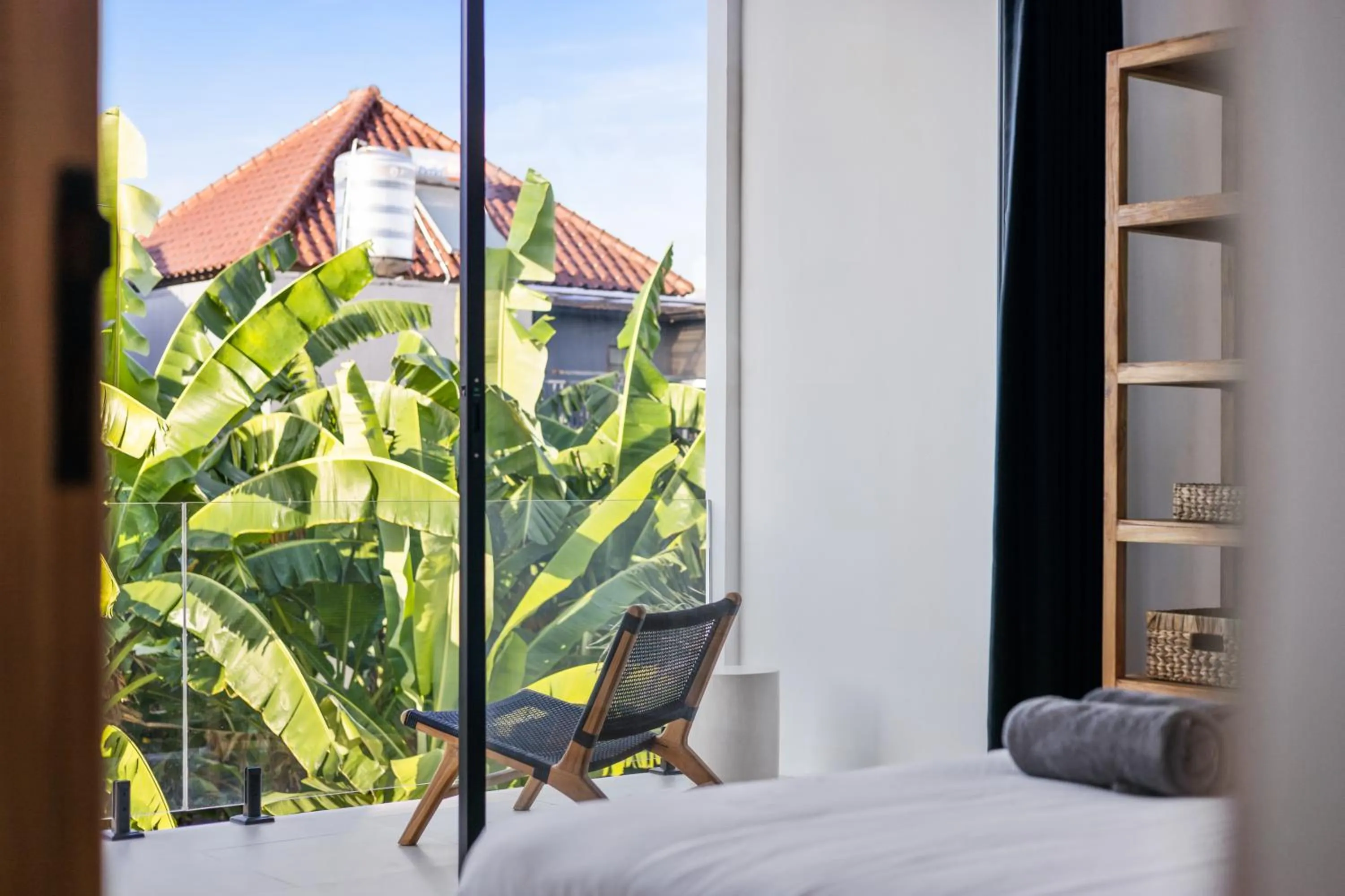 Bed in White Residence - Art & Boutique Villas