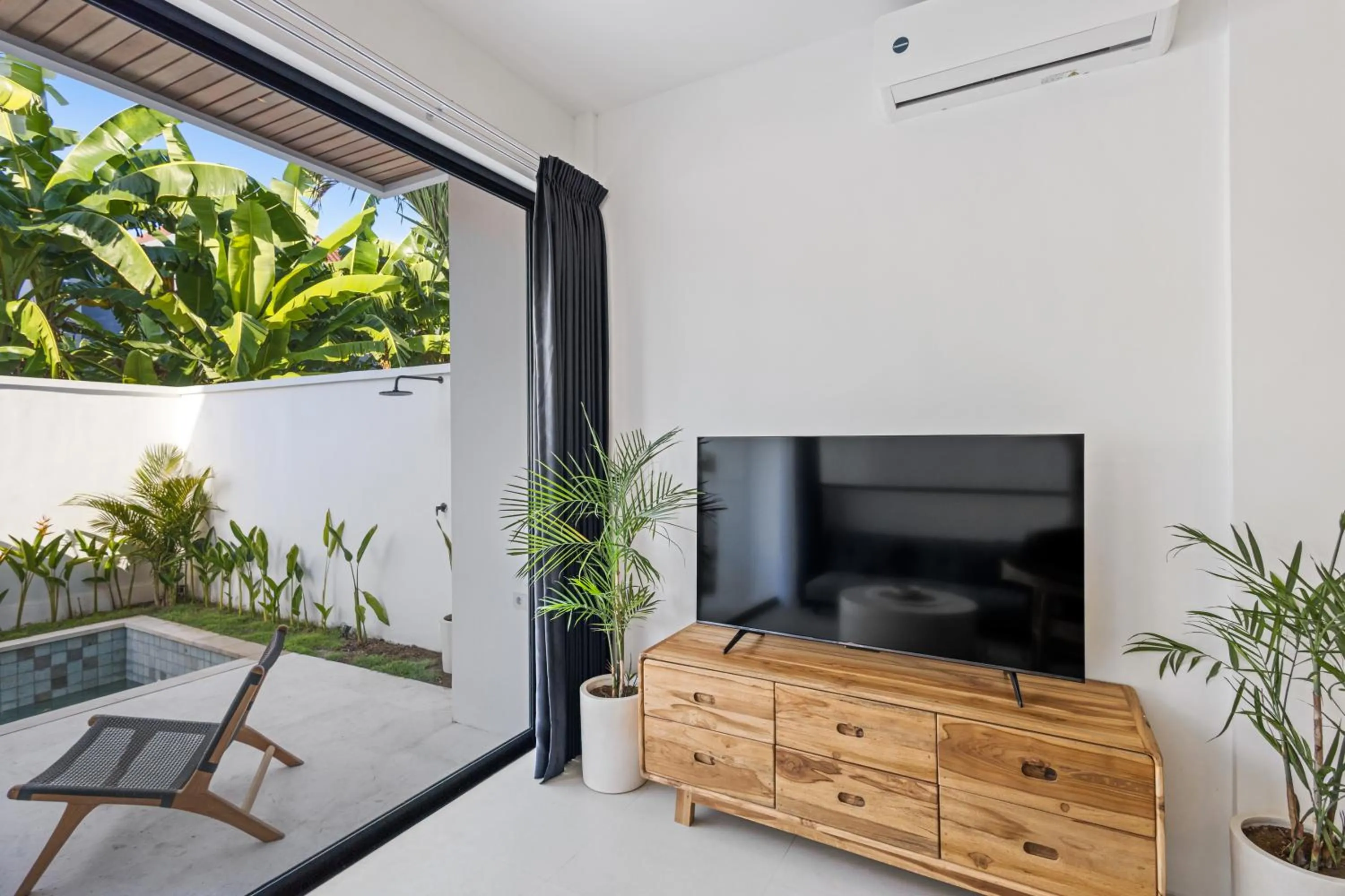 White Residence - Art & Boutique Villas