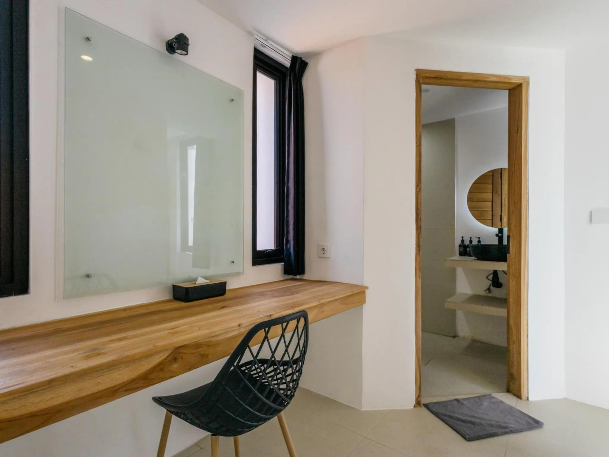 White Residence - Art & Boutique Villas