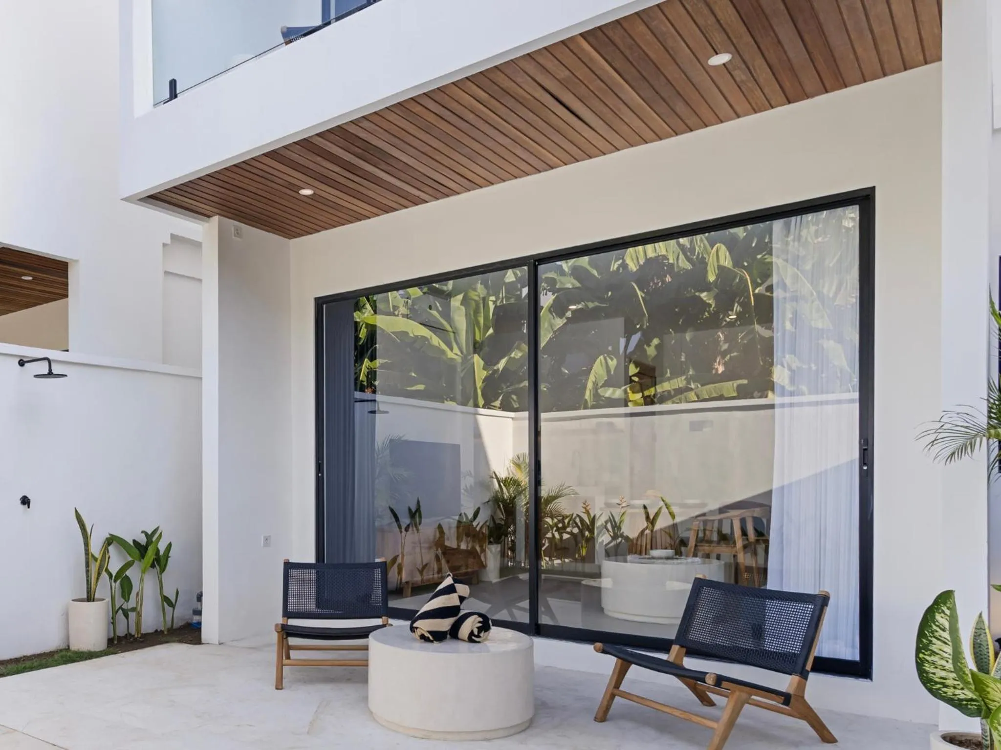 White Residence - Art & Boutique Villas