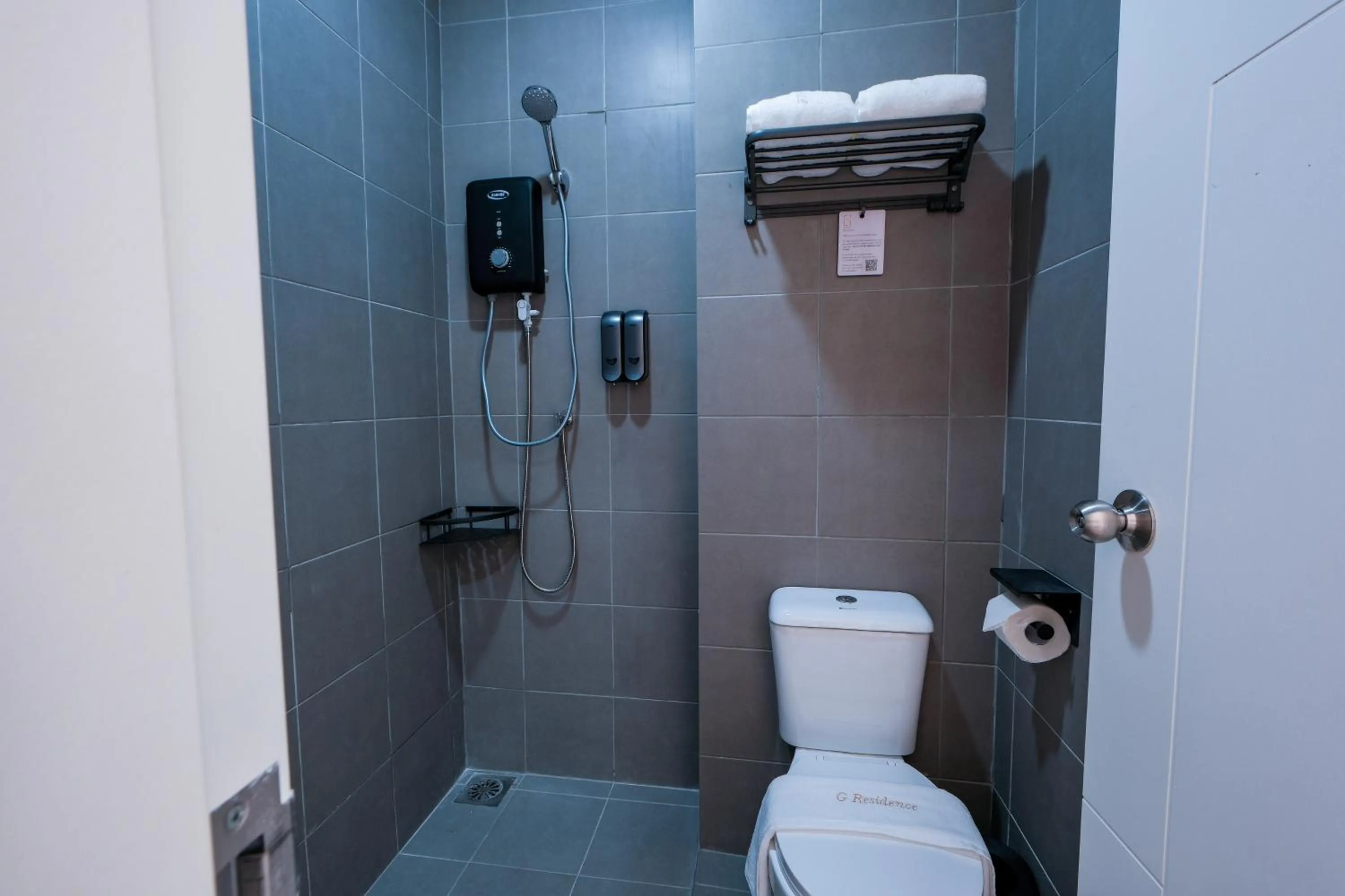 Shower in G Residence Sky Suite