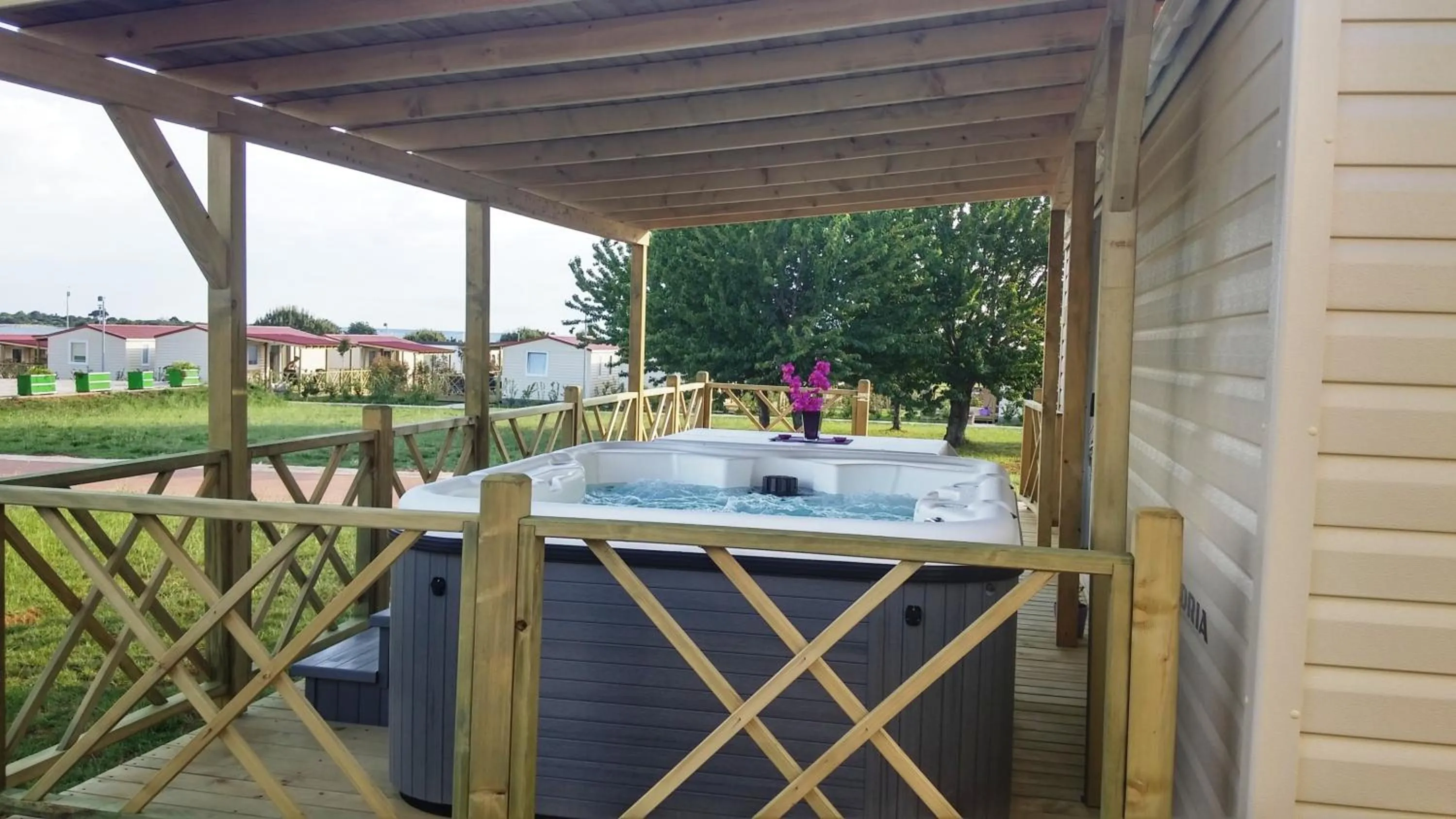 Hot Tub in Mobile Homes Relax Park Umag