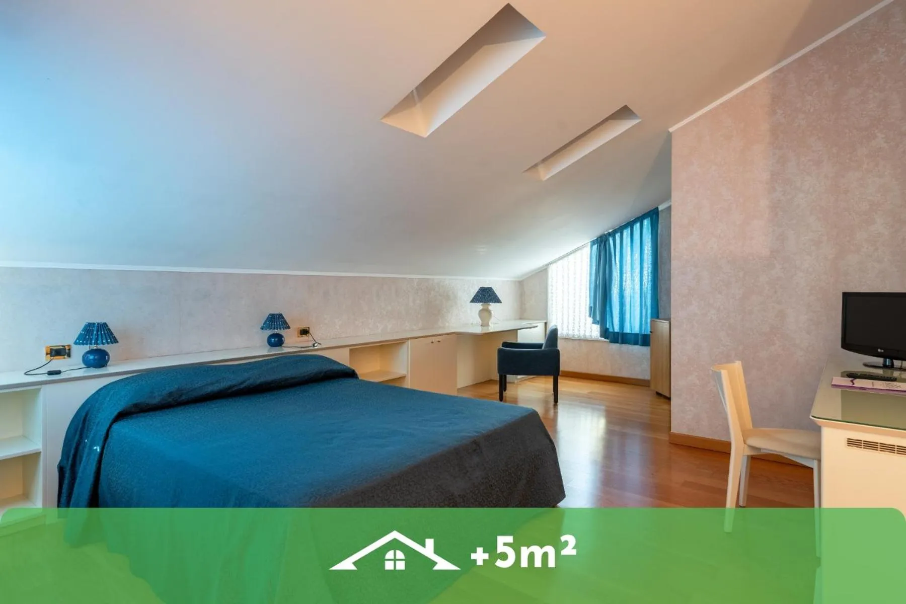 Photo of the whole room, Bed in Hotel Savoia Thermae & SPA