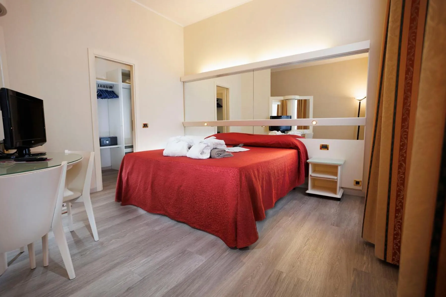 Bedroom, Bed in Hotel Savoia Thermae & SPA