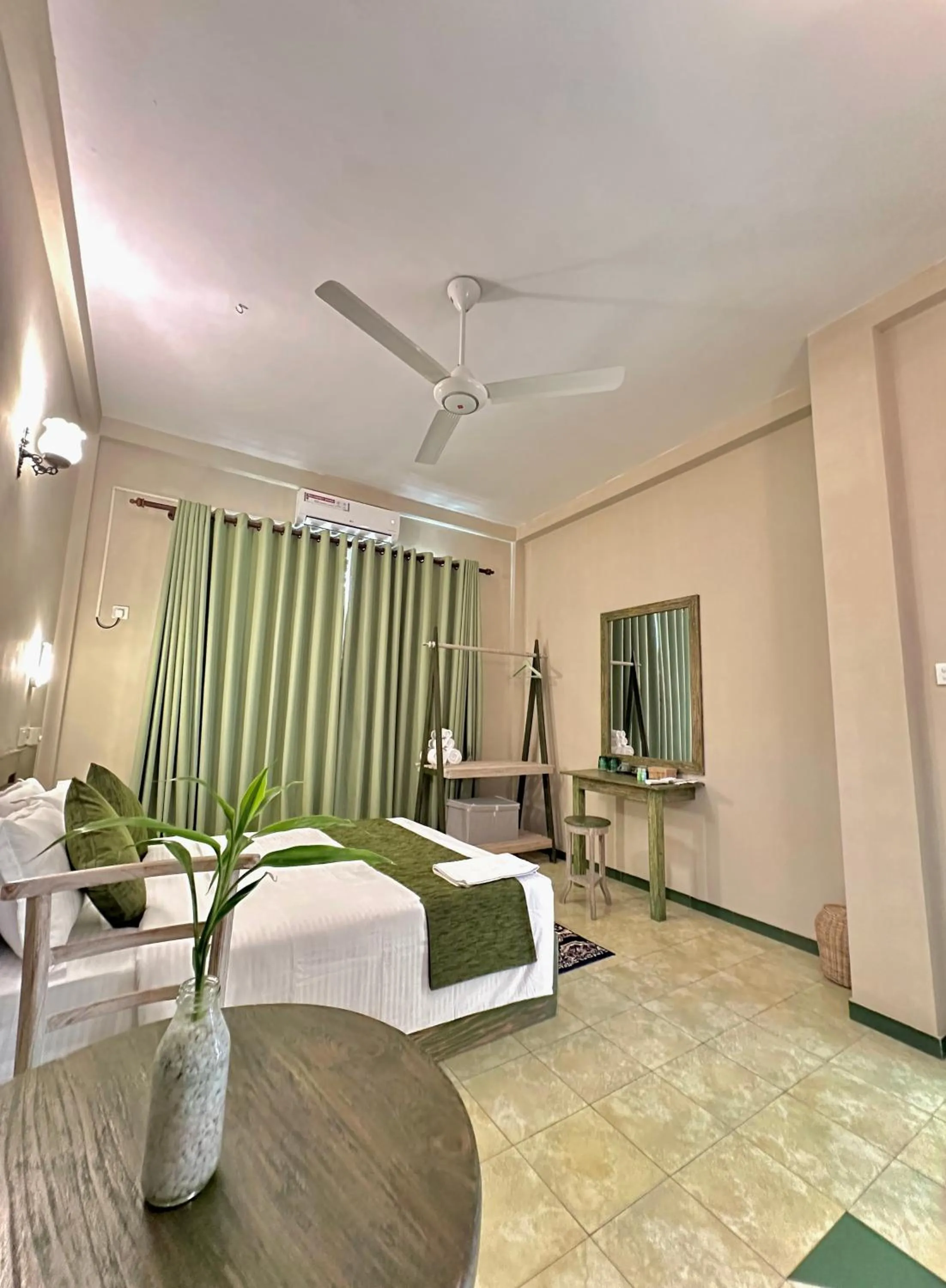 Photo of the whole room, Bed in The Vitamin Sea