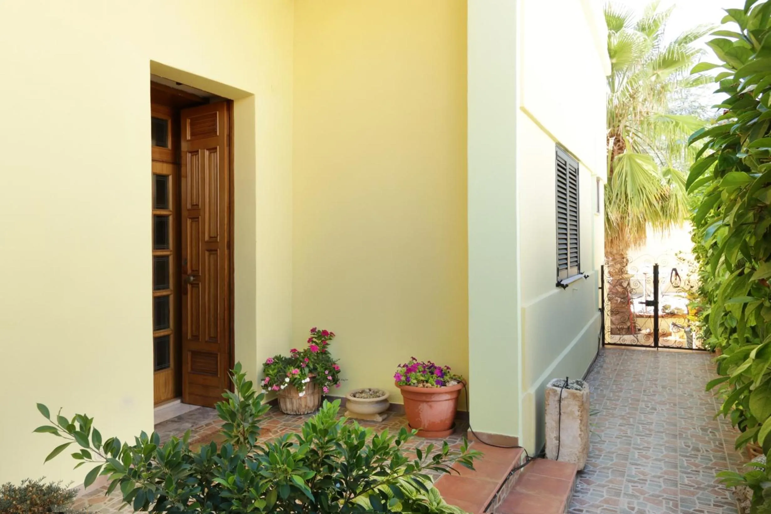 Facade/entrance in B&B La Villa