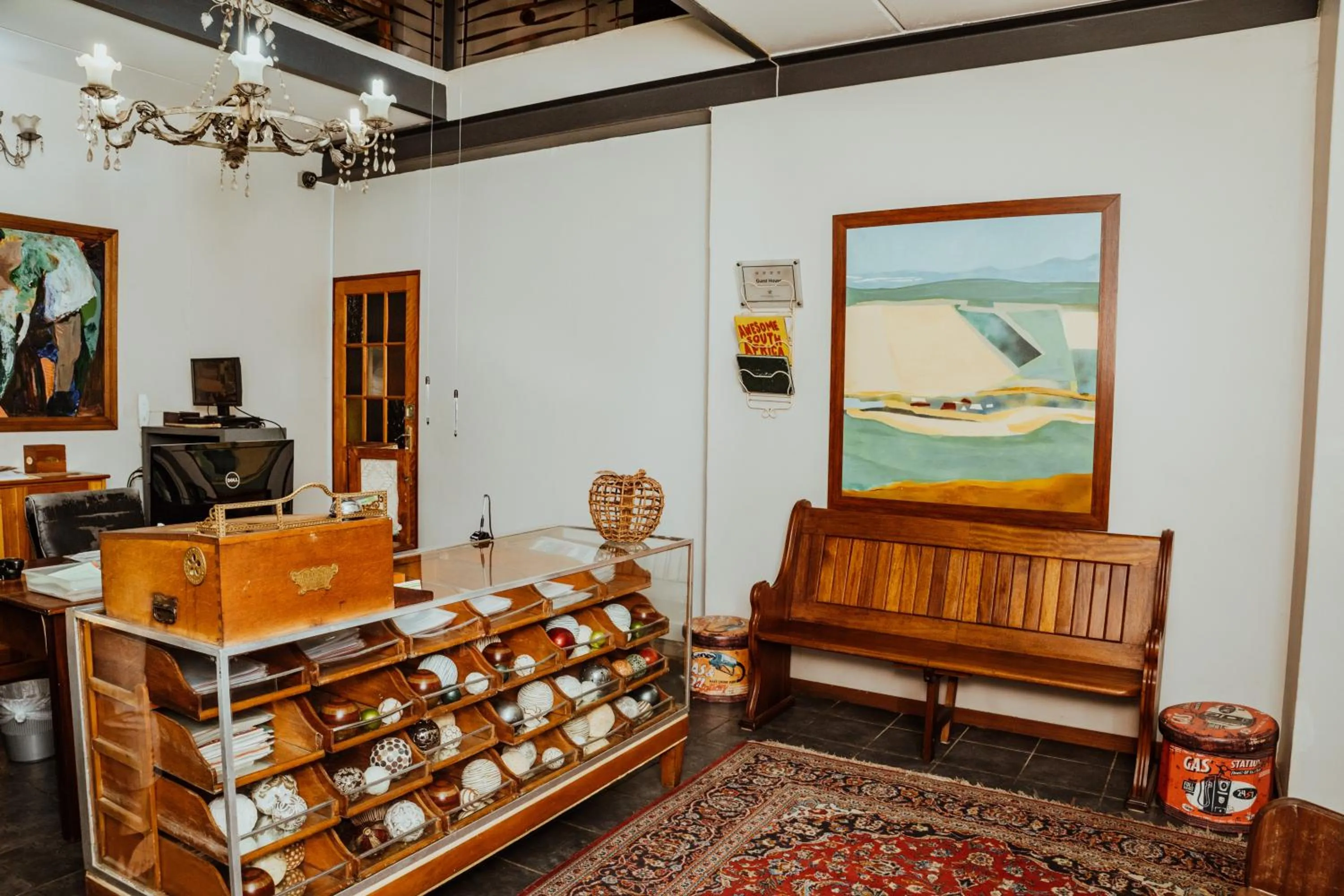 Lobby or reception in Ons Dorpshuis Guesthouse