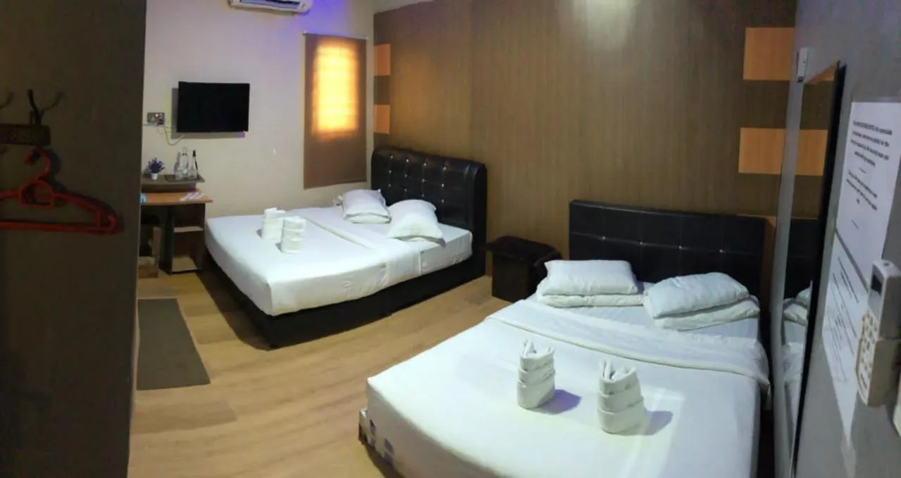 Bed in LE dEON HOTEL Former Pine Hotel