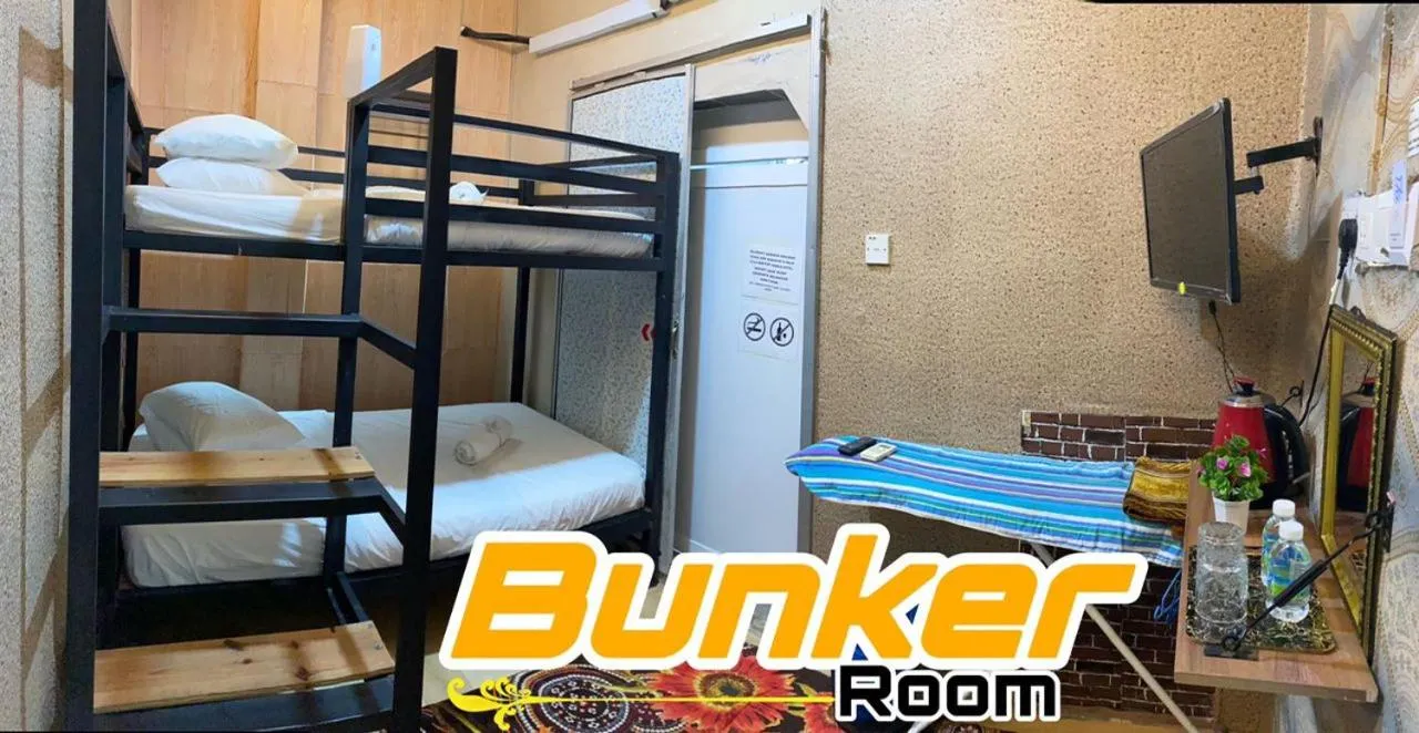 Bed in LE dEON HOTEL Former Pine Hotel