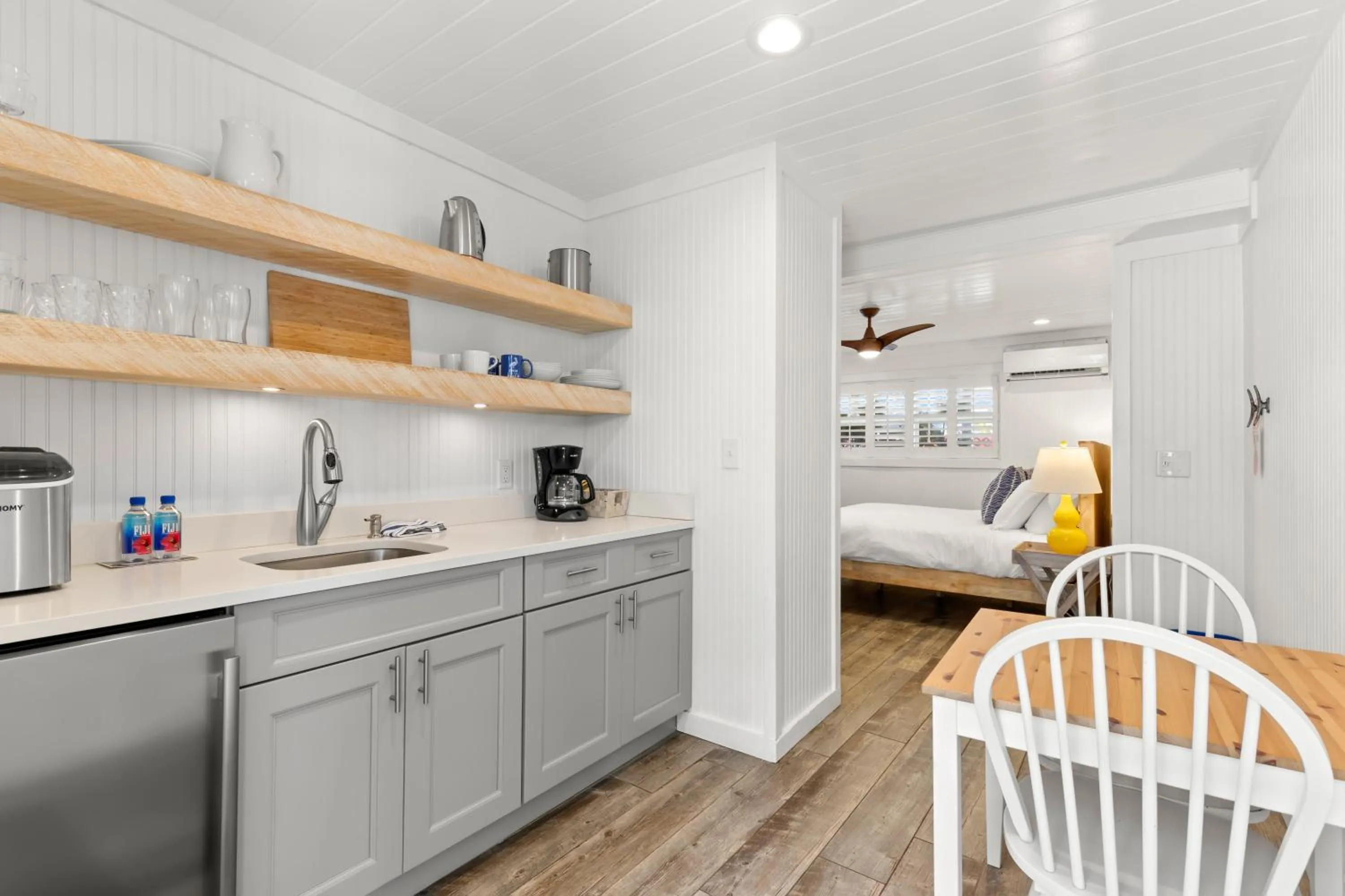 Kitchen or kitchenette in Inn on the Beach