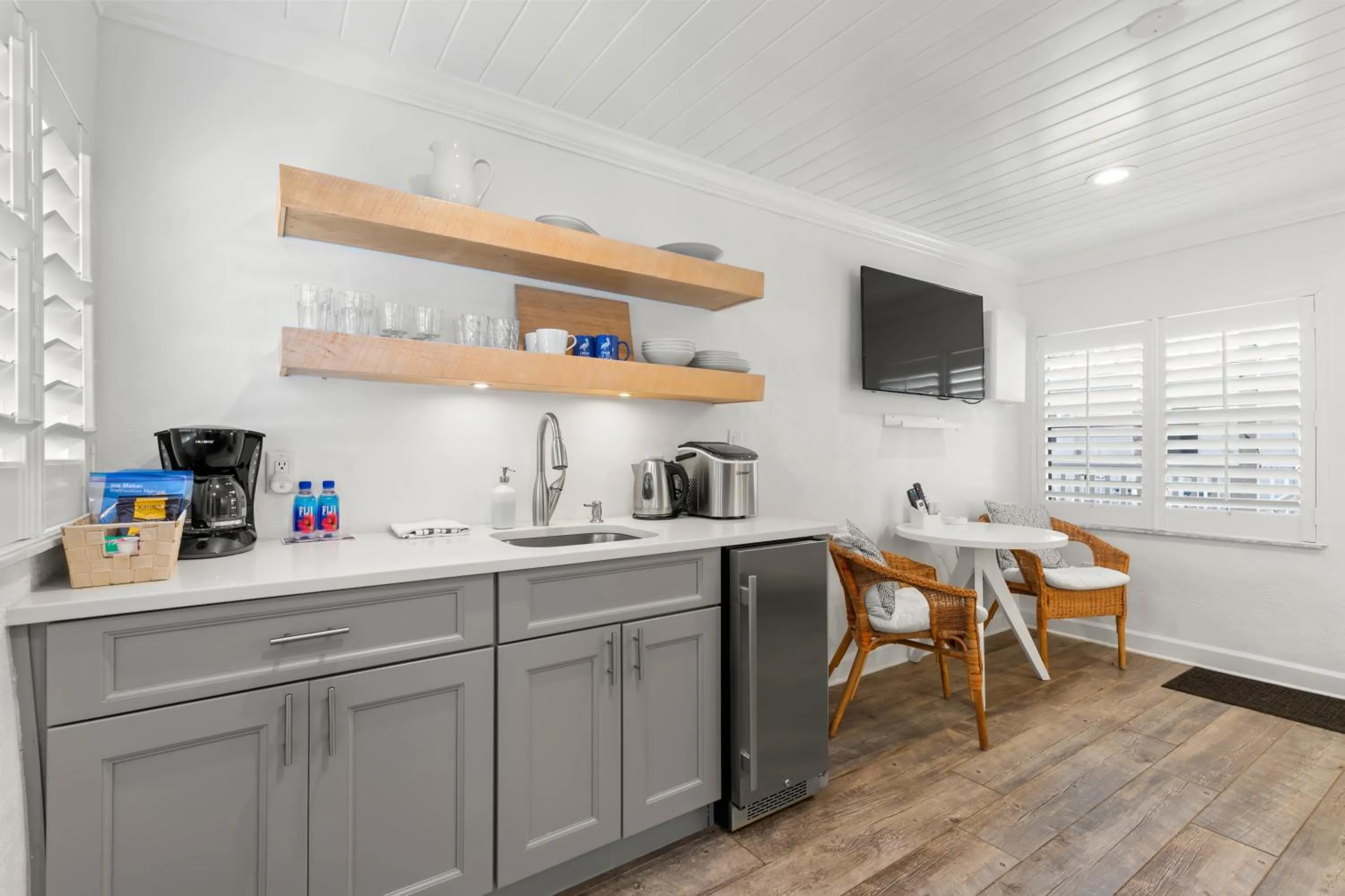Dining area in Inn on the Beach