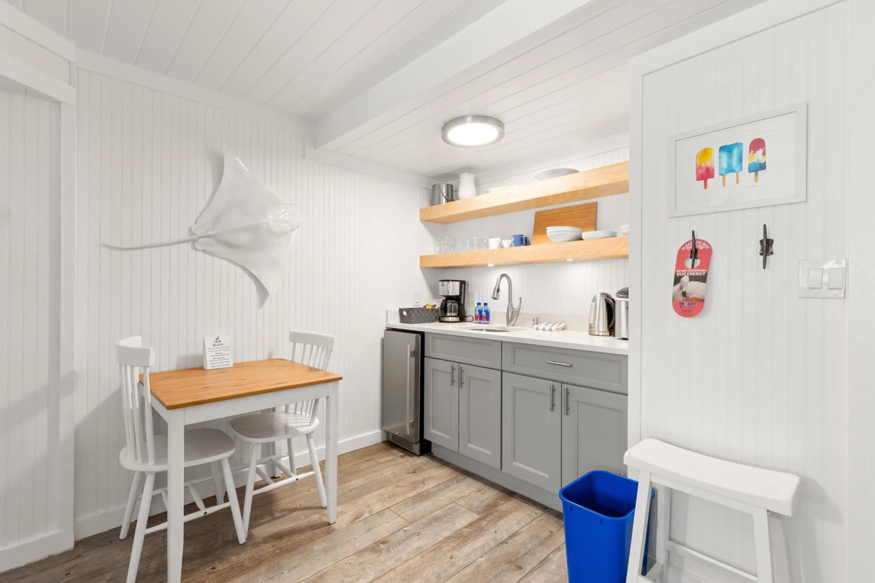 Kitchen or kitchenette in Inn on the Beach