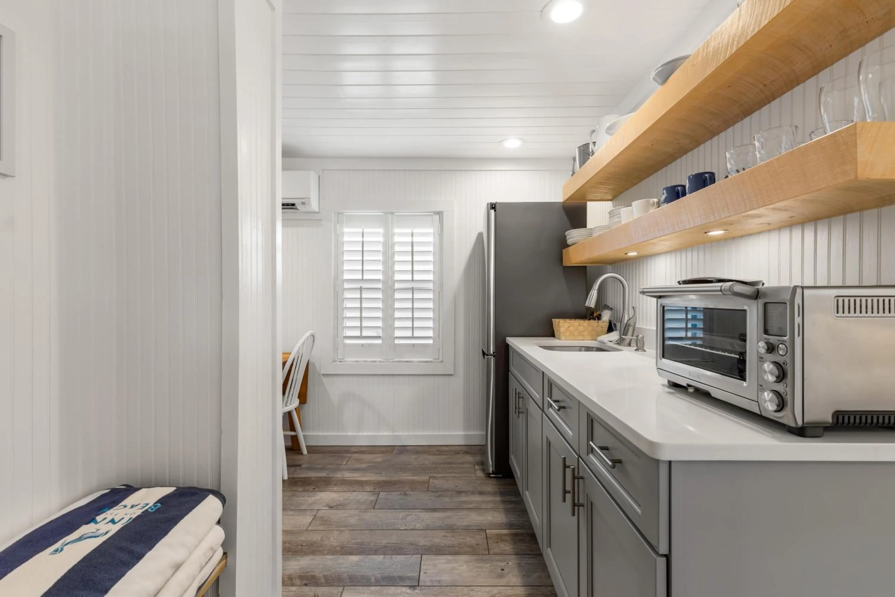 Kitchen or kitchenette in Inn on the Beach