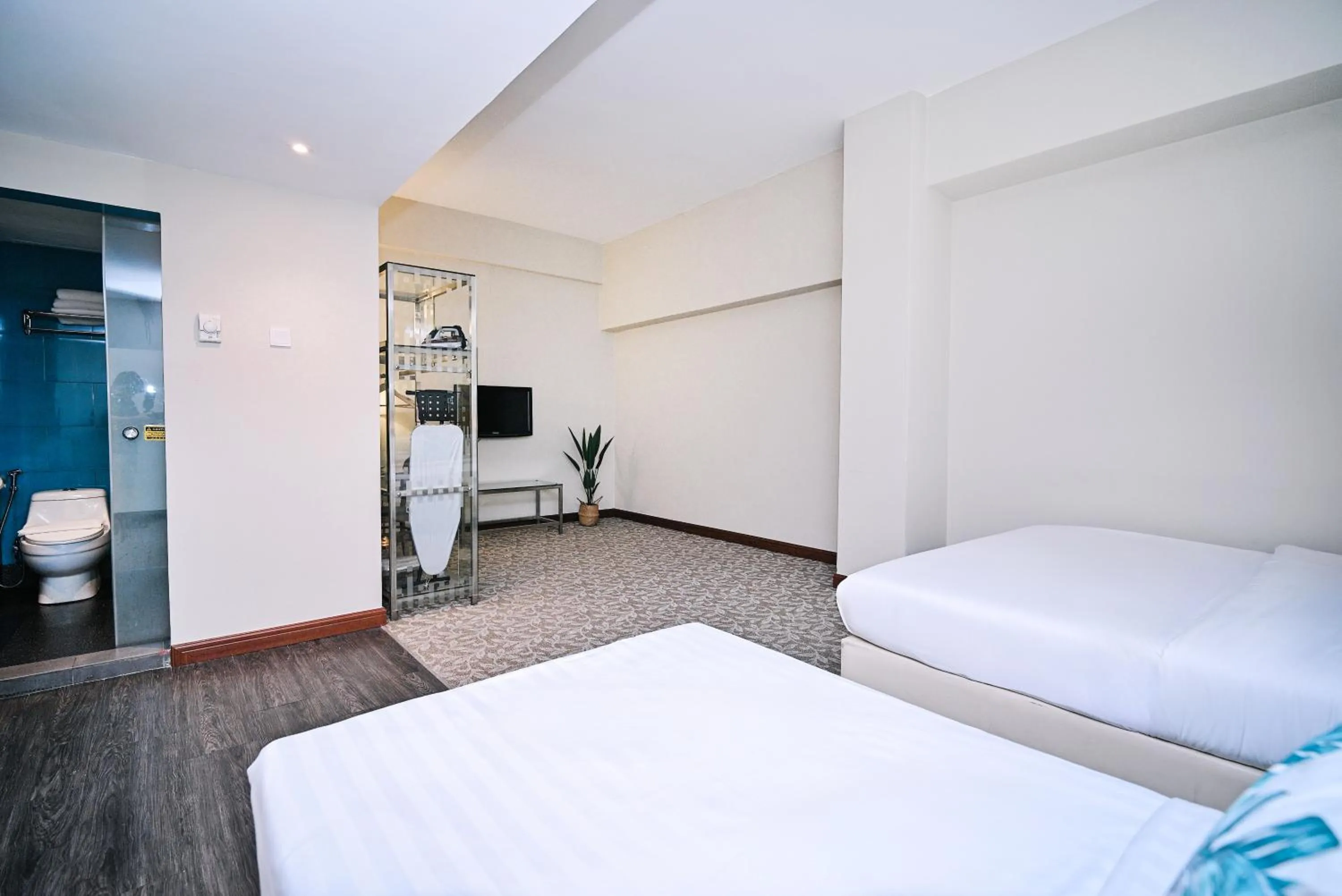 Photo of the whole room, Bed in Kingston Hotel 10 - Bukit Jalil