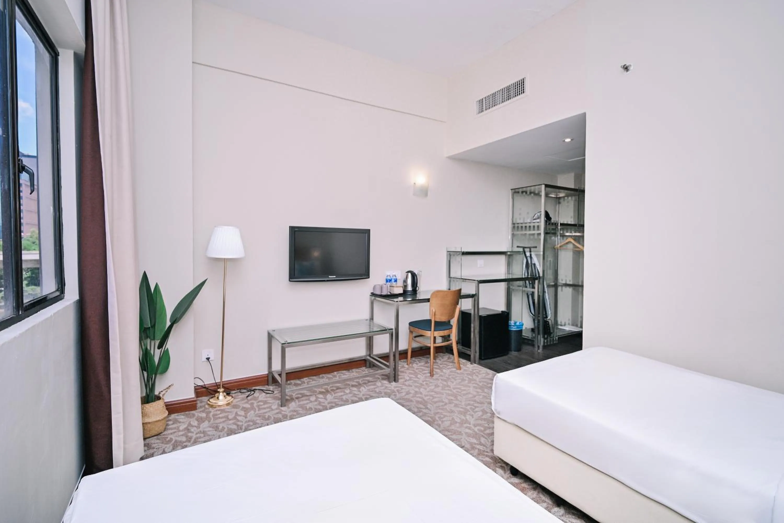 Photo of the whole room, Bed in Kingston Hotel 10 - Bukit Jalil