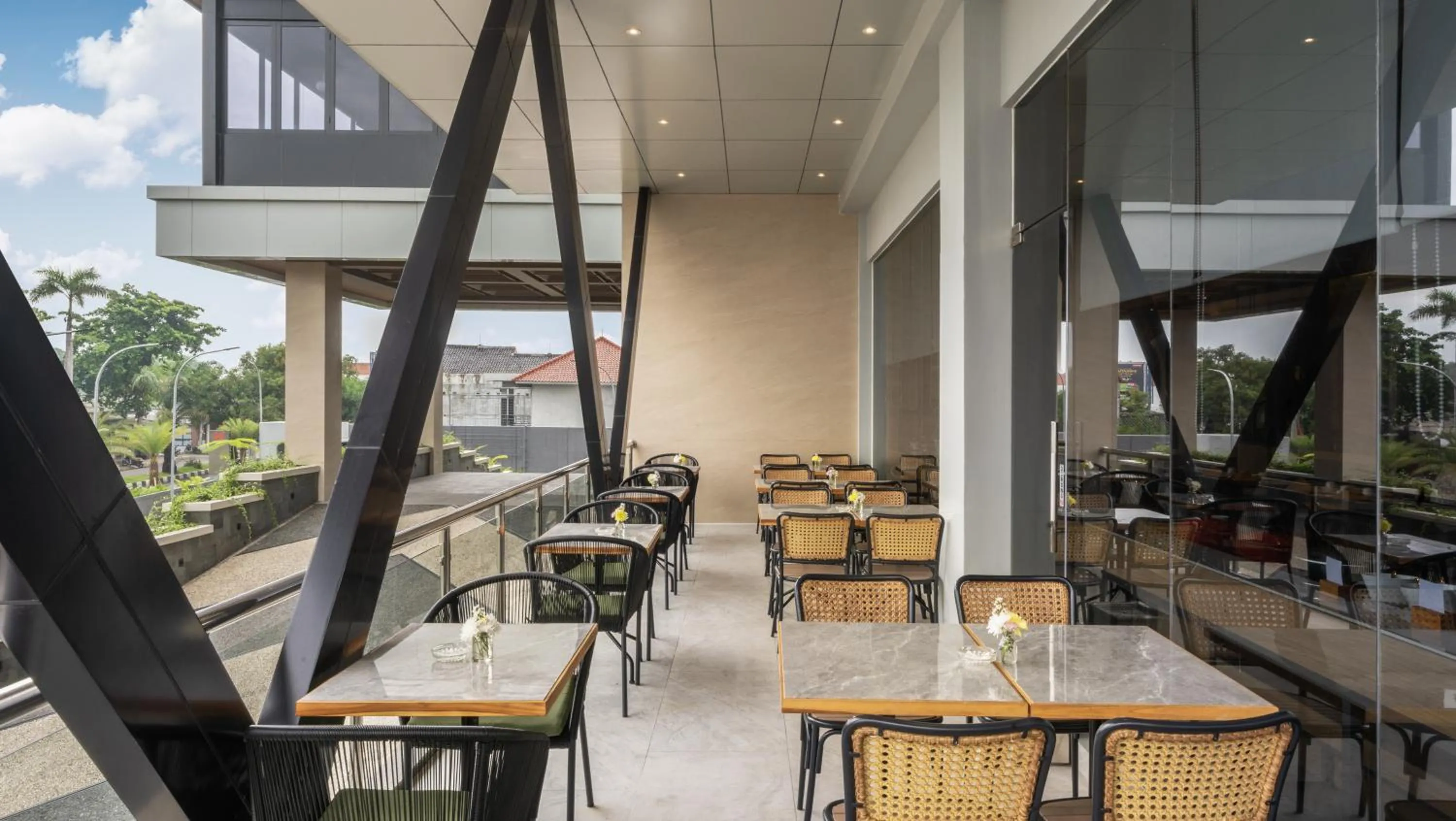 Restaurant/places to eat in Swiss-Belinn Indramayu